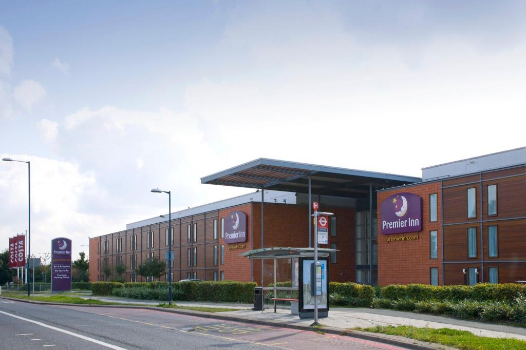 Premier Inn London Heathrow Airport Bath Road