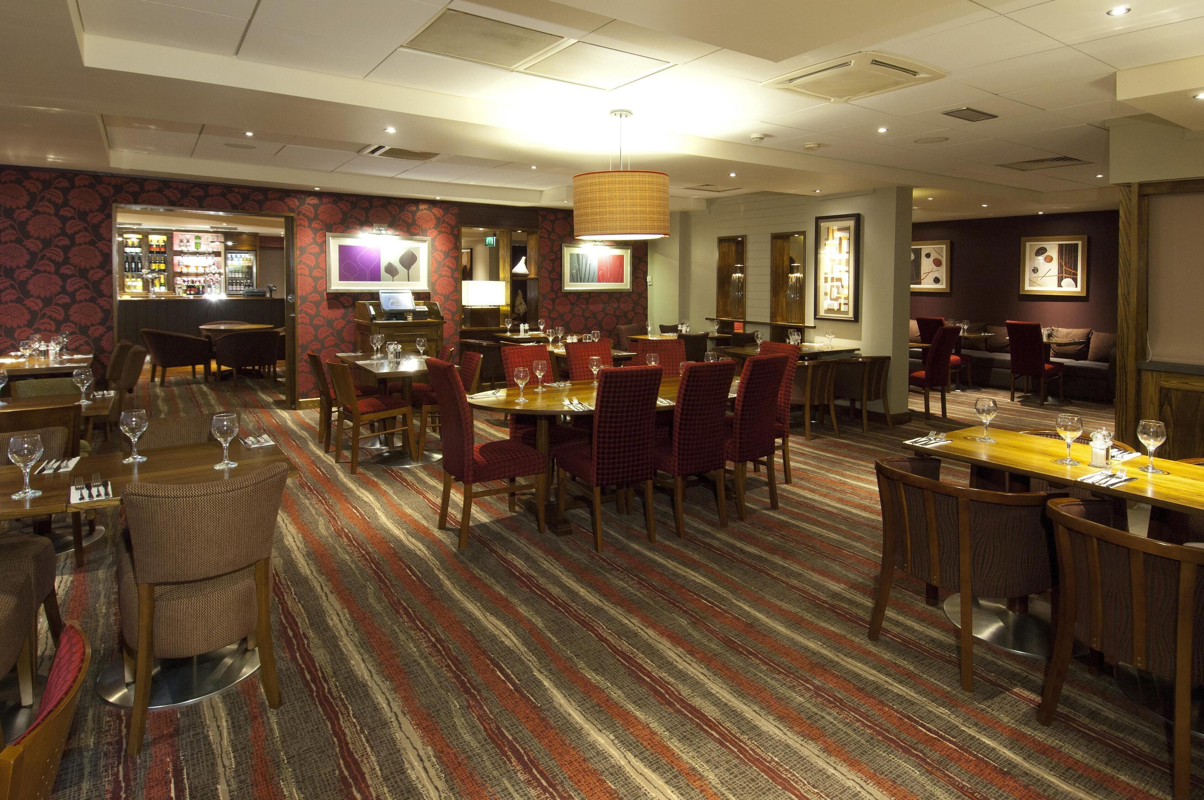 Premier Inn London Heathrow Airport Bath Road