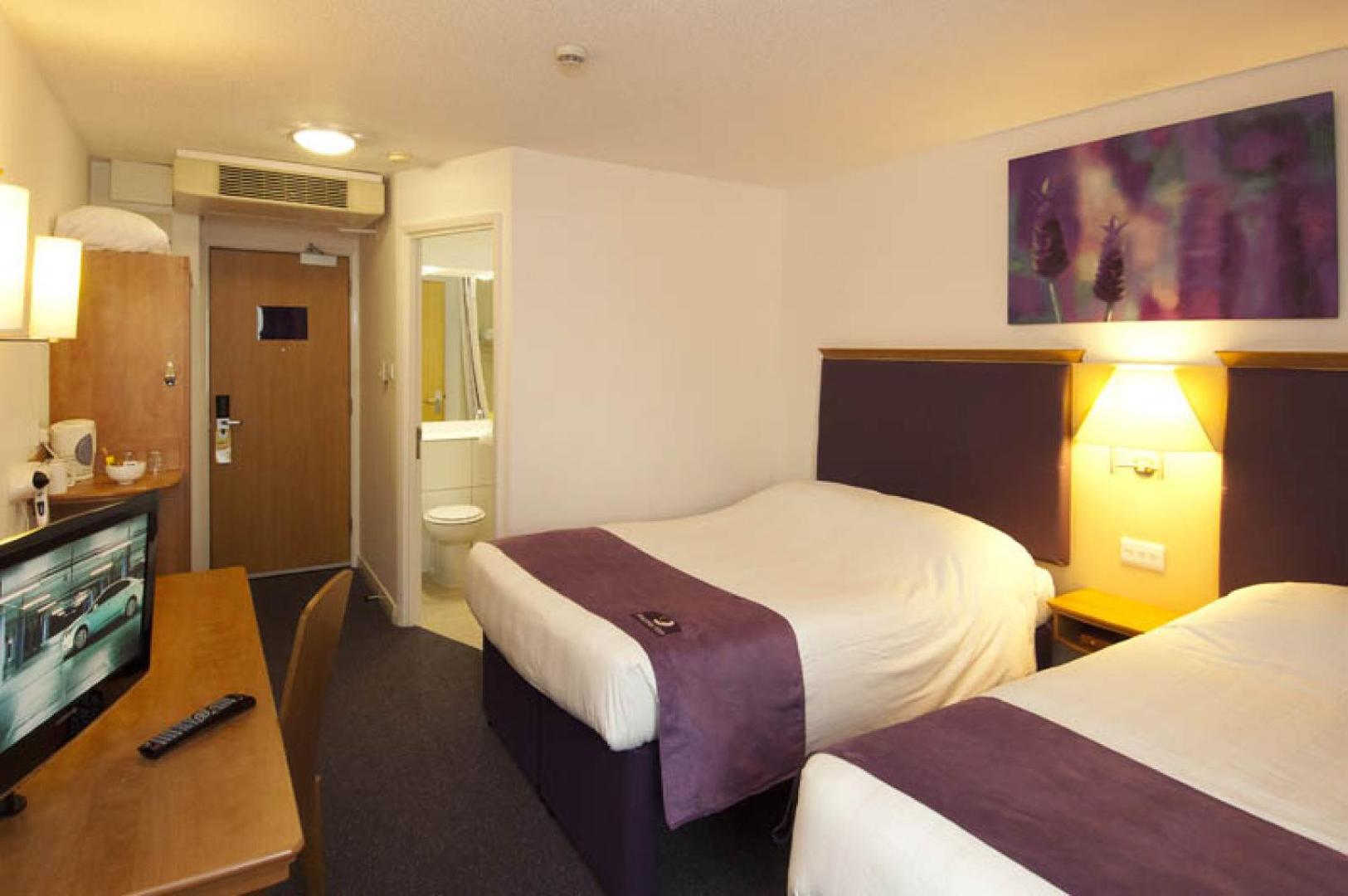 Premier Inn London Heathrow Airport Bath Road