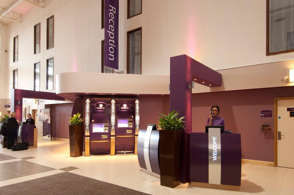 Premier Inn London Heathrow Airport Bath Road