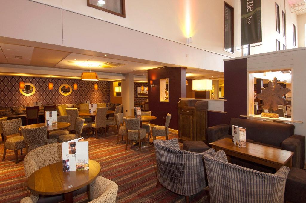 Premier Inn London Heathrow Airport Bath Road