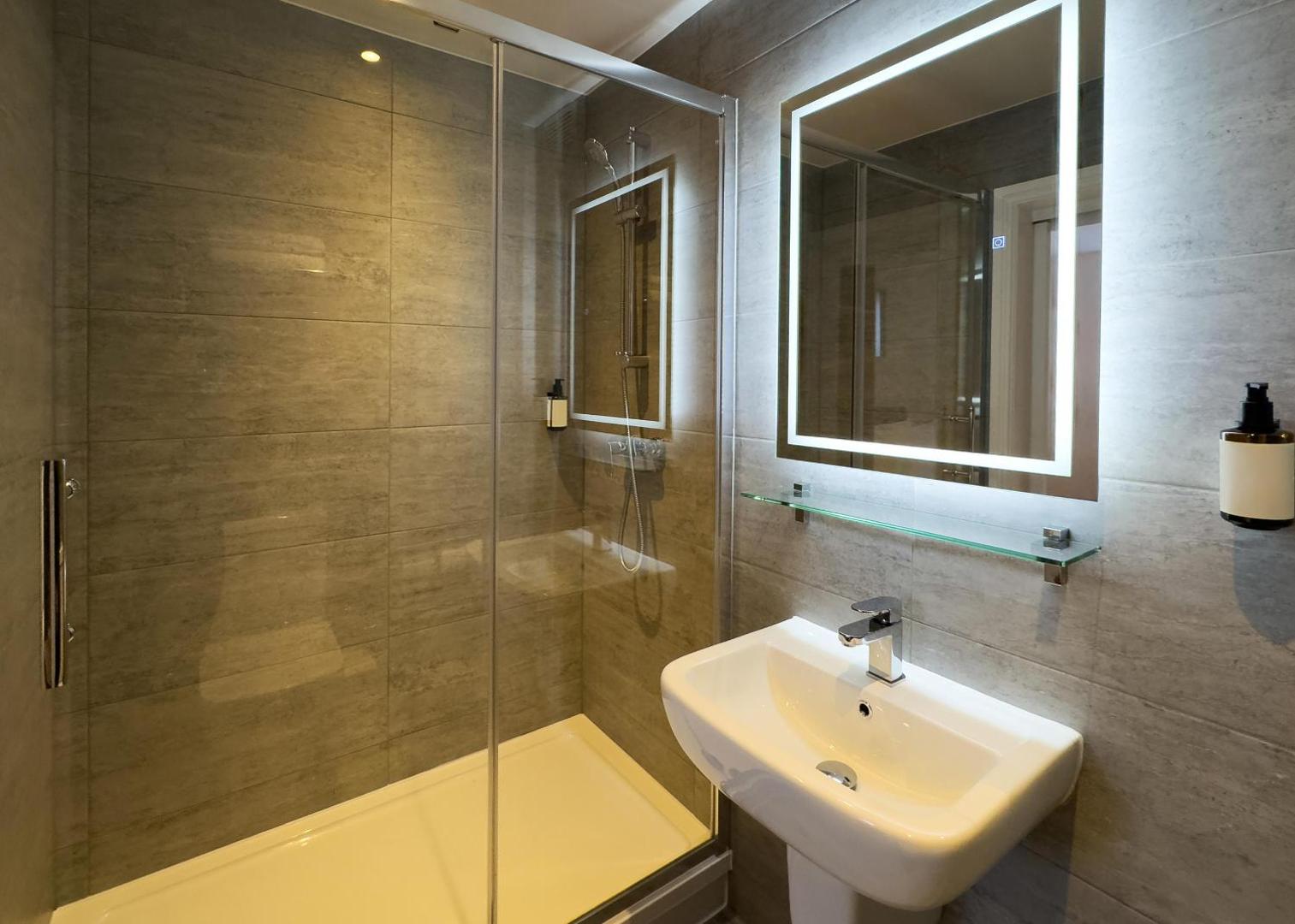 Berjaya Eden Park London Hotel Berjaya Eden Park London Hotel