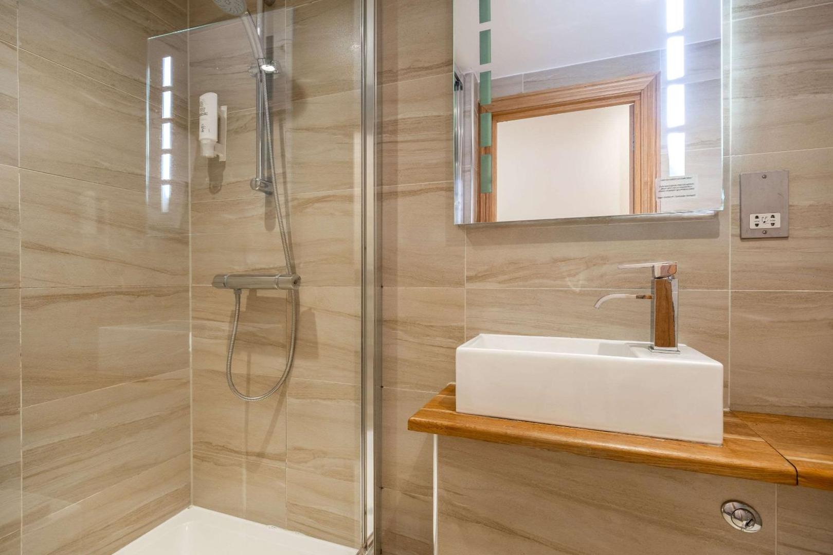 Comfort Inn Hyde Park Comfort Inn Hyde Park