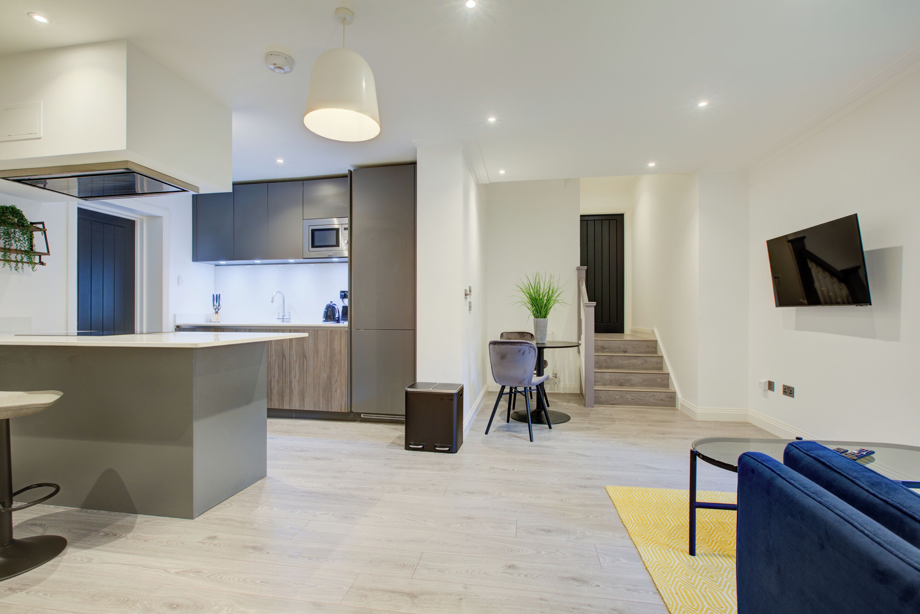 Hybrid Resi - Fulham Hybrid Resi - Fulham