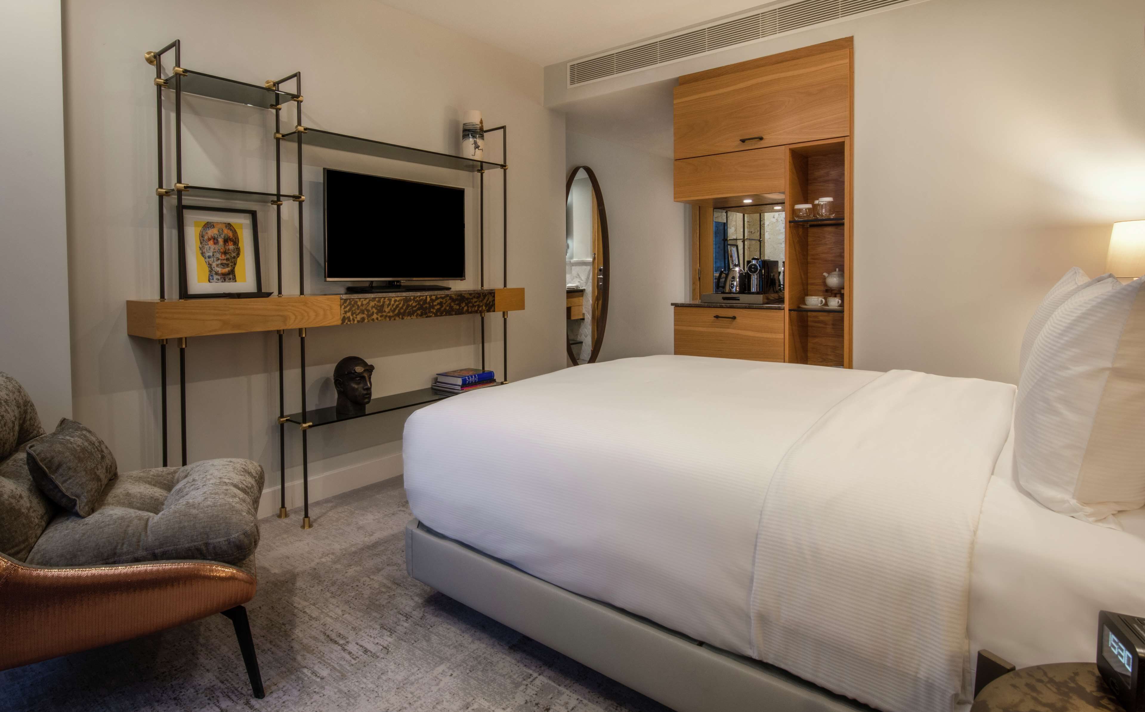 Lincoln Plaza London, Curio Collection by Hilton Lincoln Plaza London, Curio Collection by Hilton