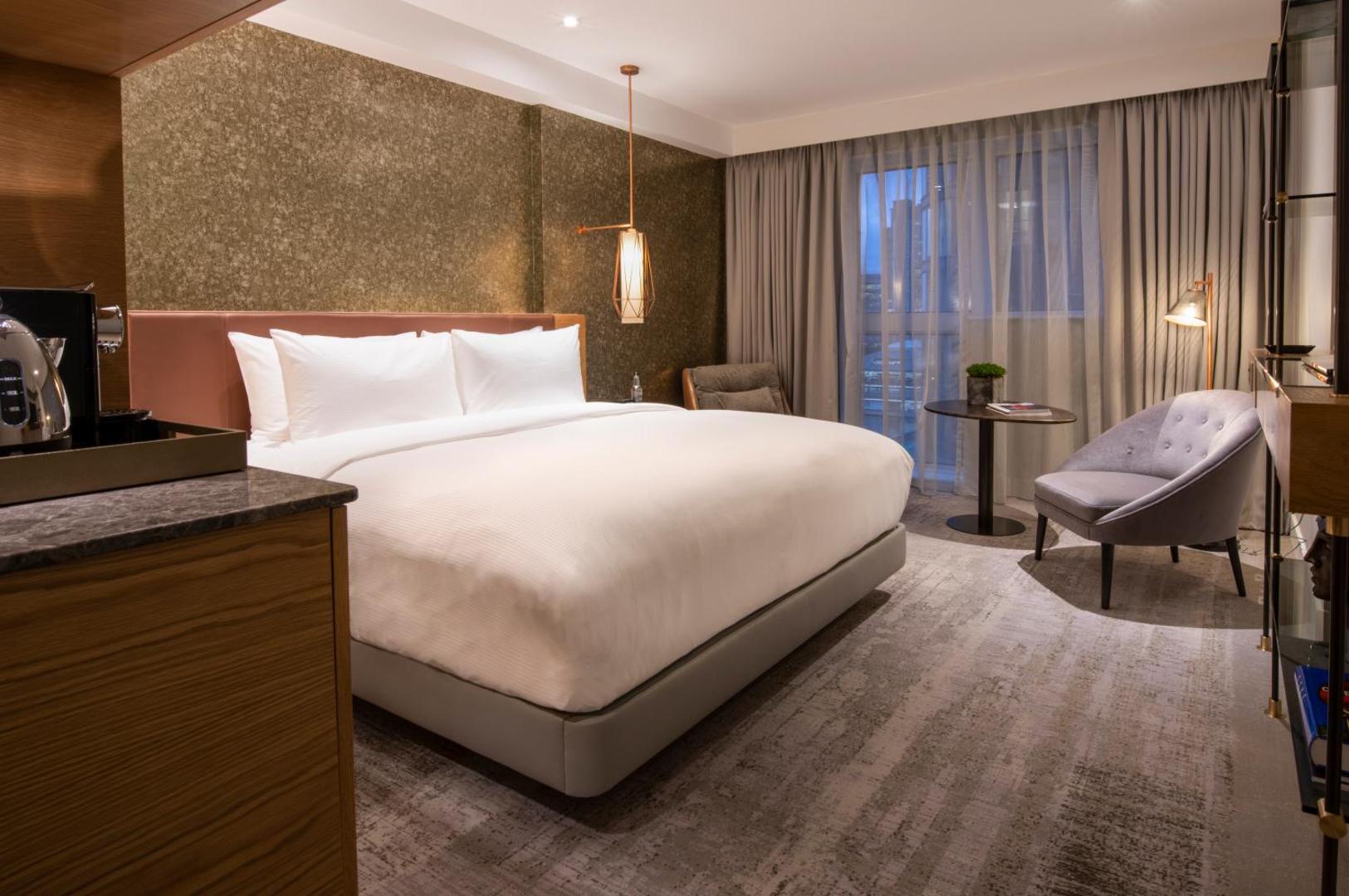 Lincoln Plaza London, Curio Collection by Hilton Lincoln Plaza London, Curio Collection by Hilton