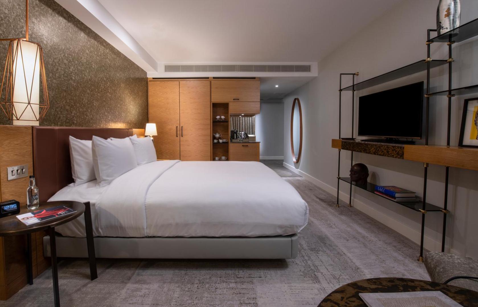 Lincoln Plaza London, Curio Collection by Hilton Lincoln Plaza London, Curio Collection by Hilton