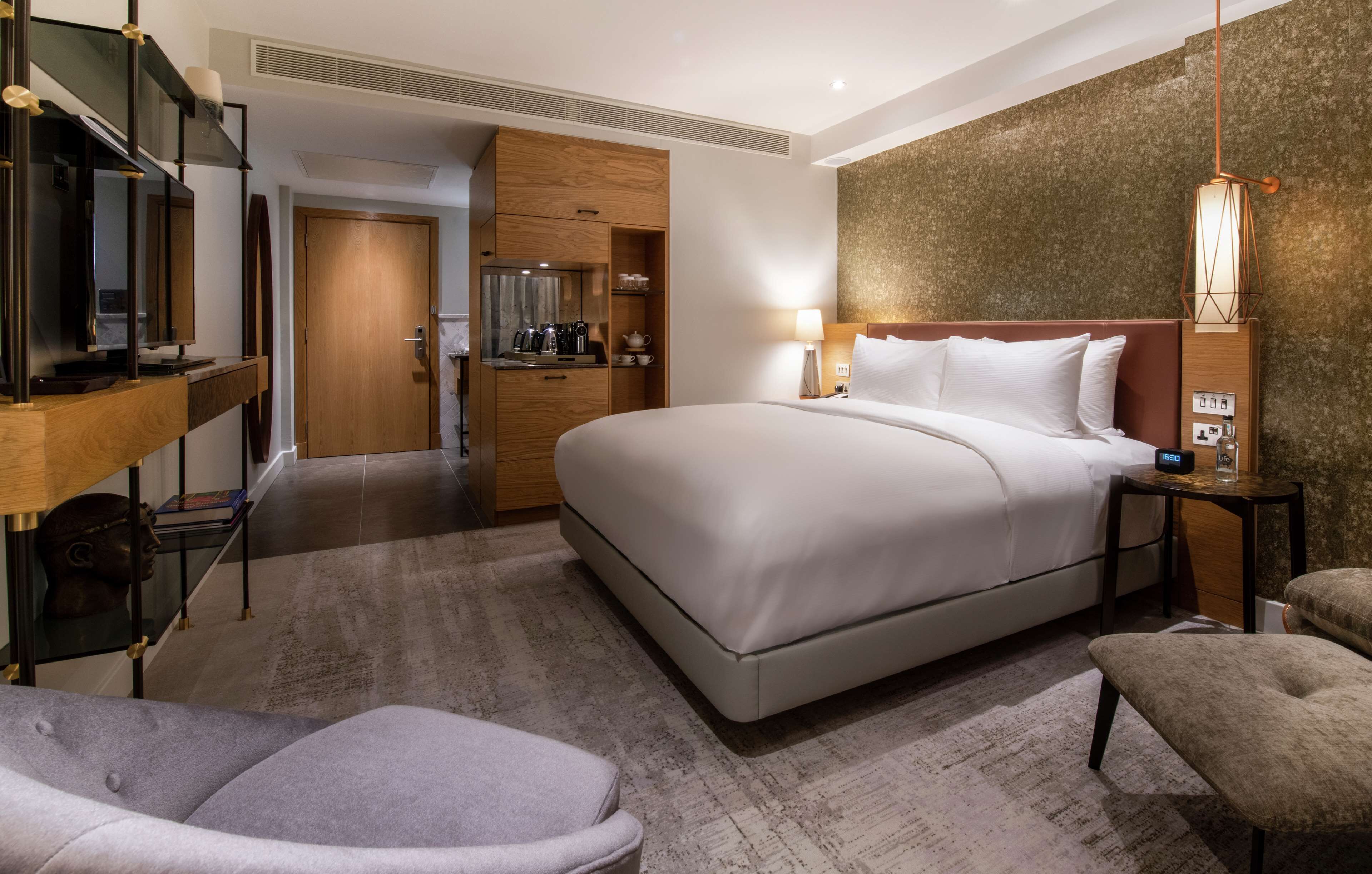 Lincoln Plaza London, Curio Collection by Hilton Lincoln Plaza London, Curio Collection by Hilton