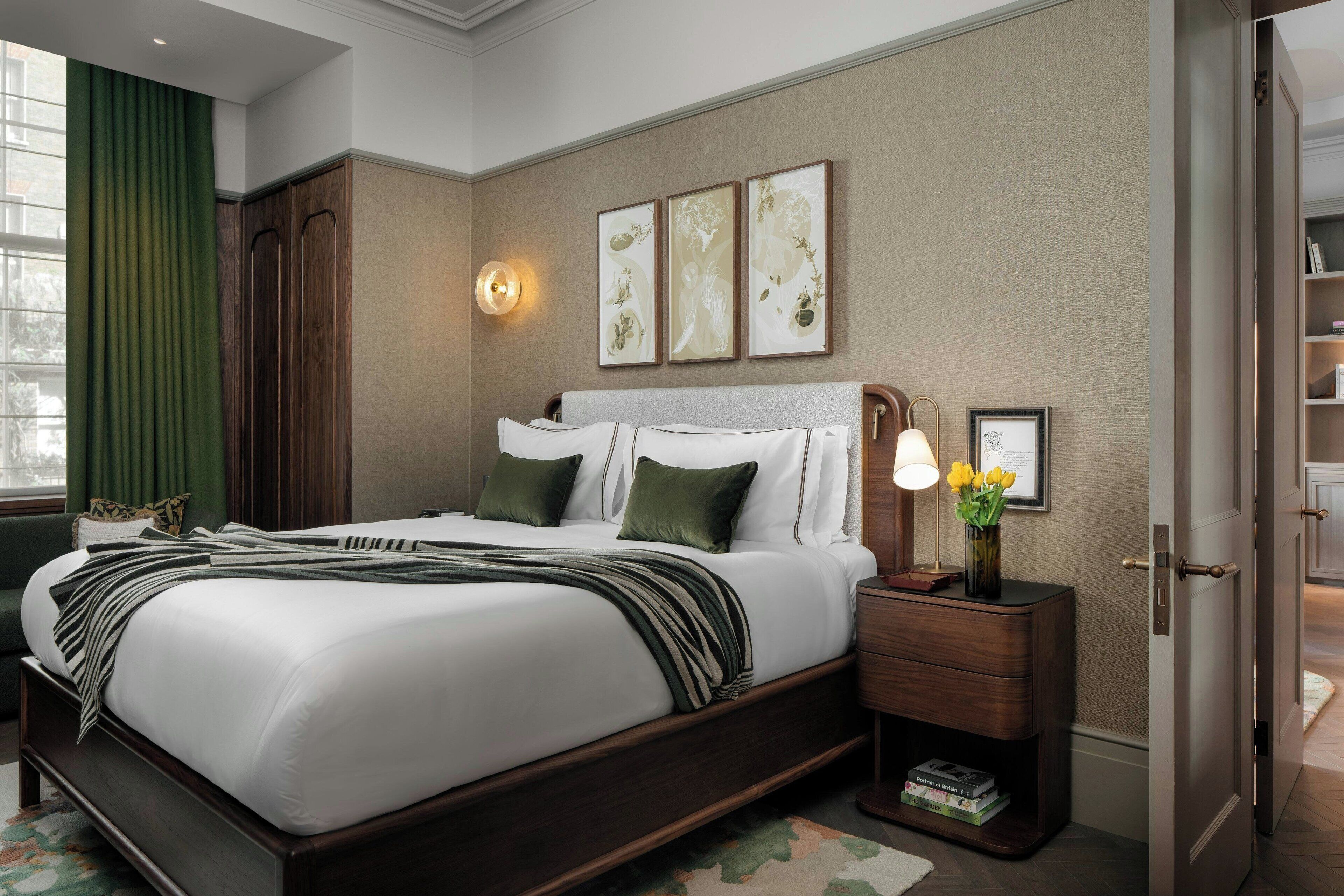 Montcalm Mayfair Autograph Collection Montcalm Mayfair Autograph Collection