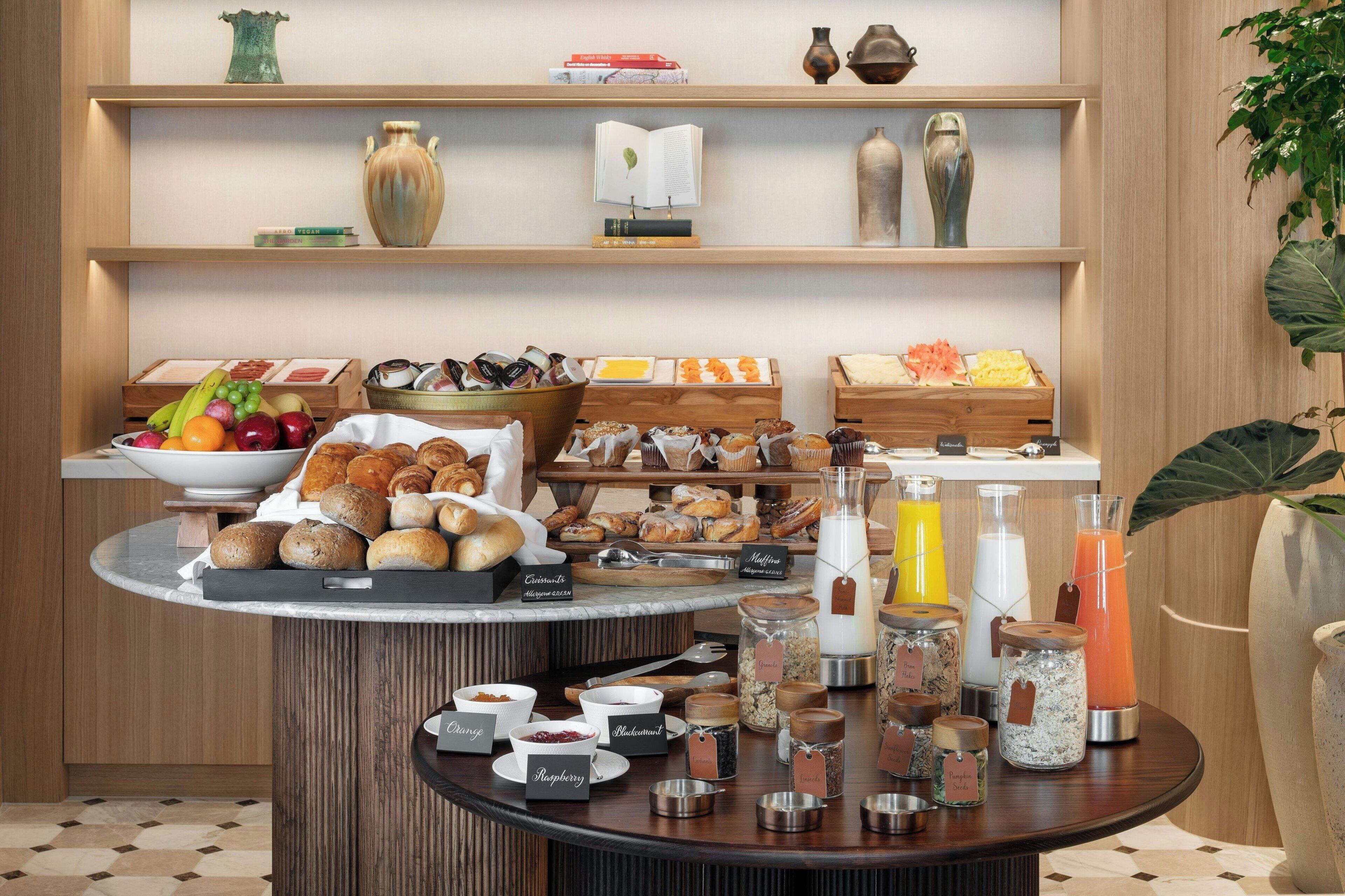 Montcalm Mayfair Autograph Collection Montcalm Mayfair Autograph Collection