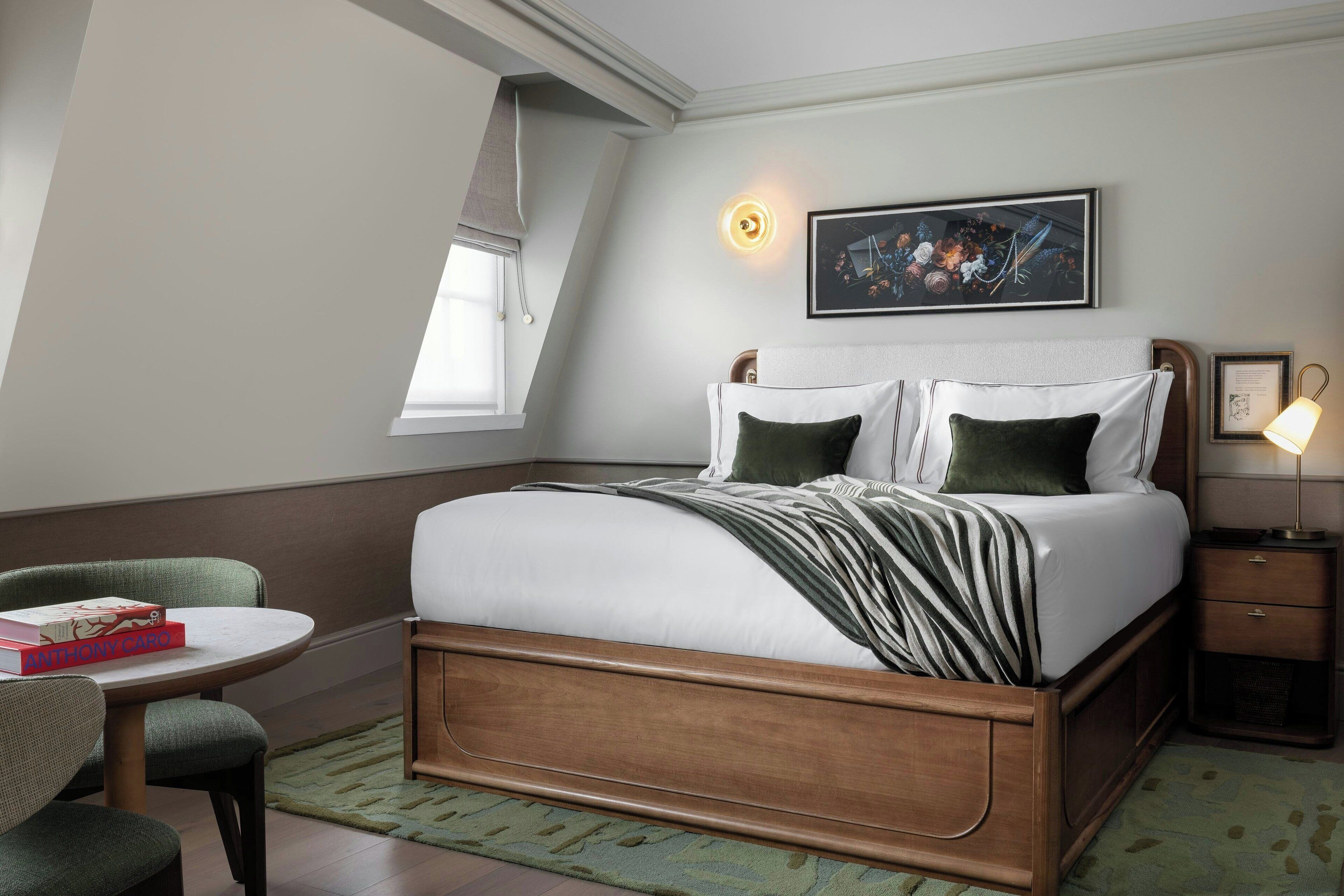 Montcalm Mayfair Autograph Collection Montcalm Mayfair Autograph Collection
