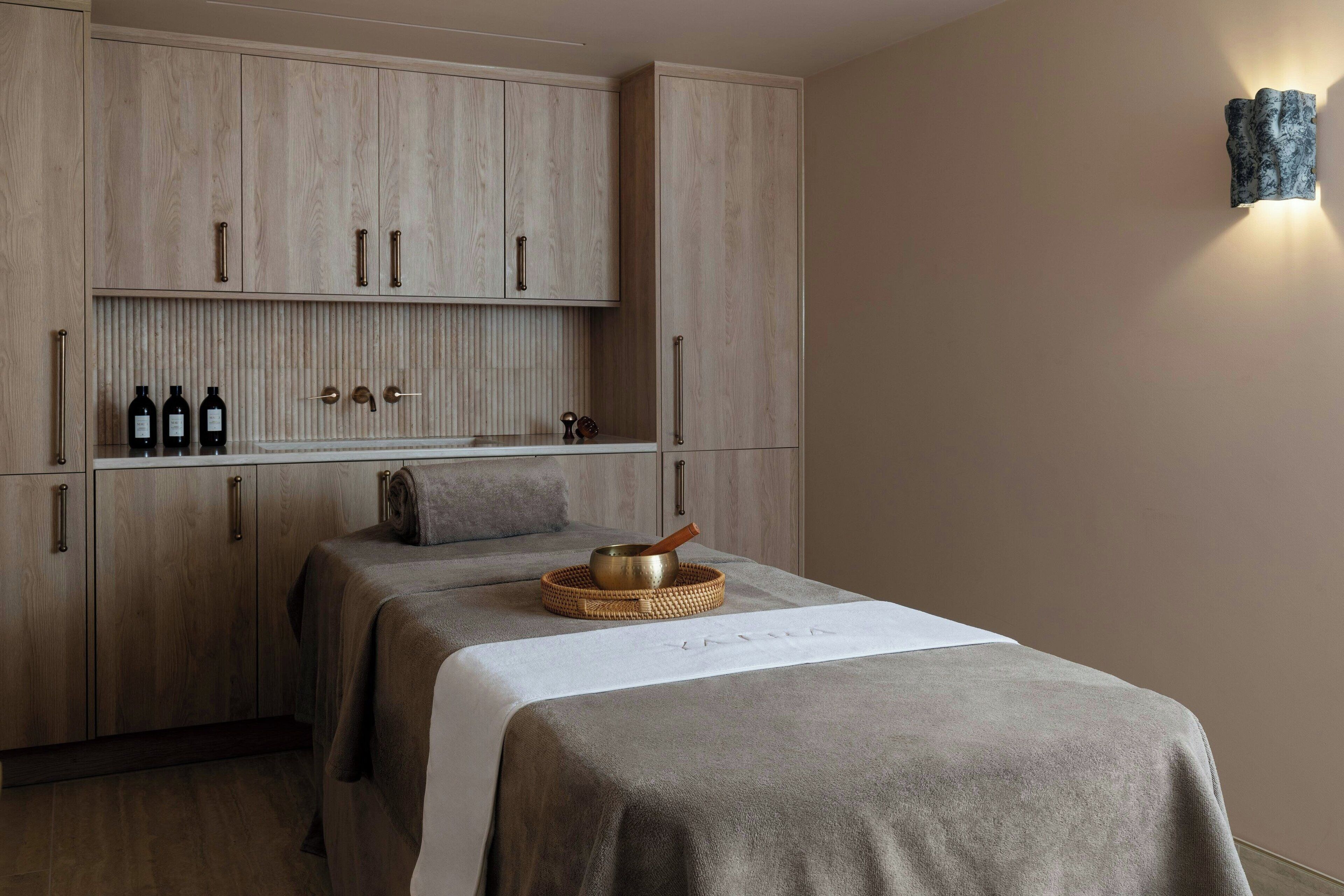 Montcalm Mayfair Autograph Collection Montcalm Mayfair Autograph Collection