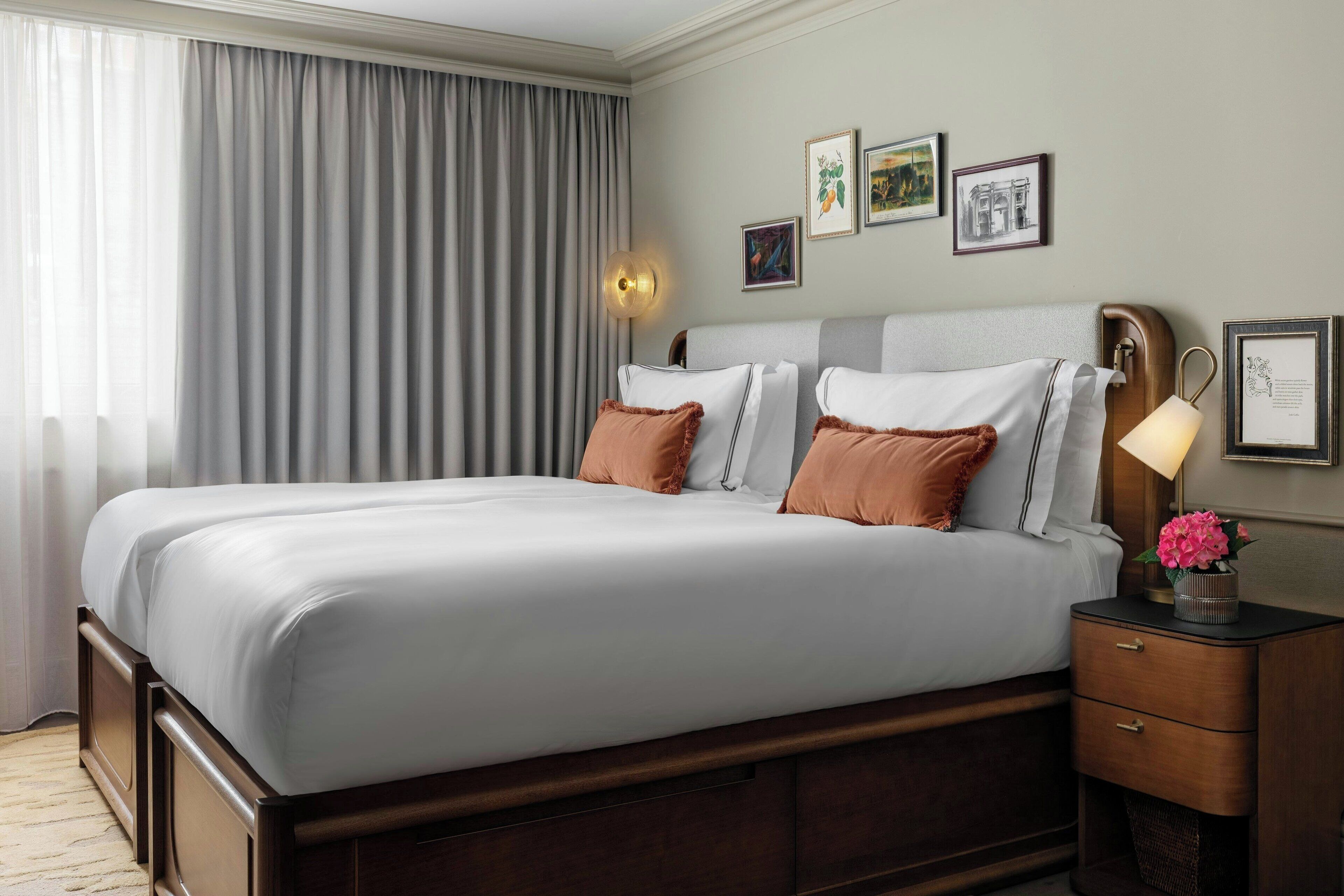 Montcalm Mayfair Autograph Collection Montcalm Mayfair Autograph Collection