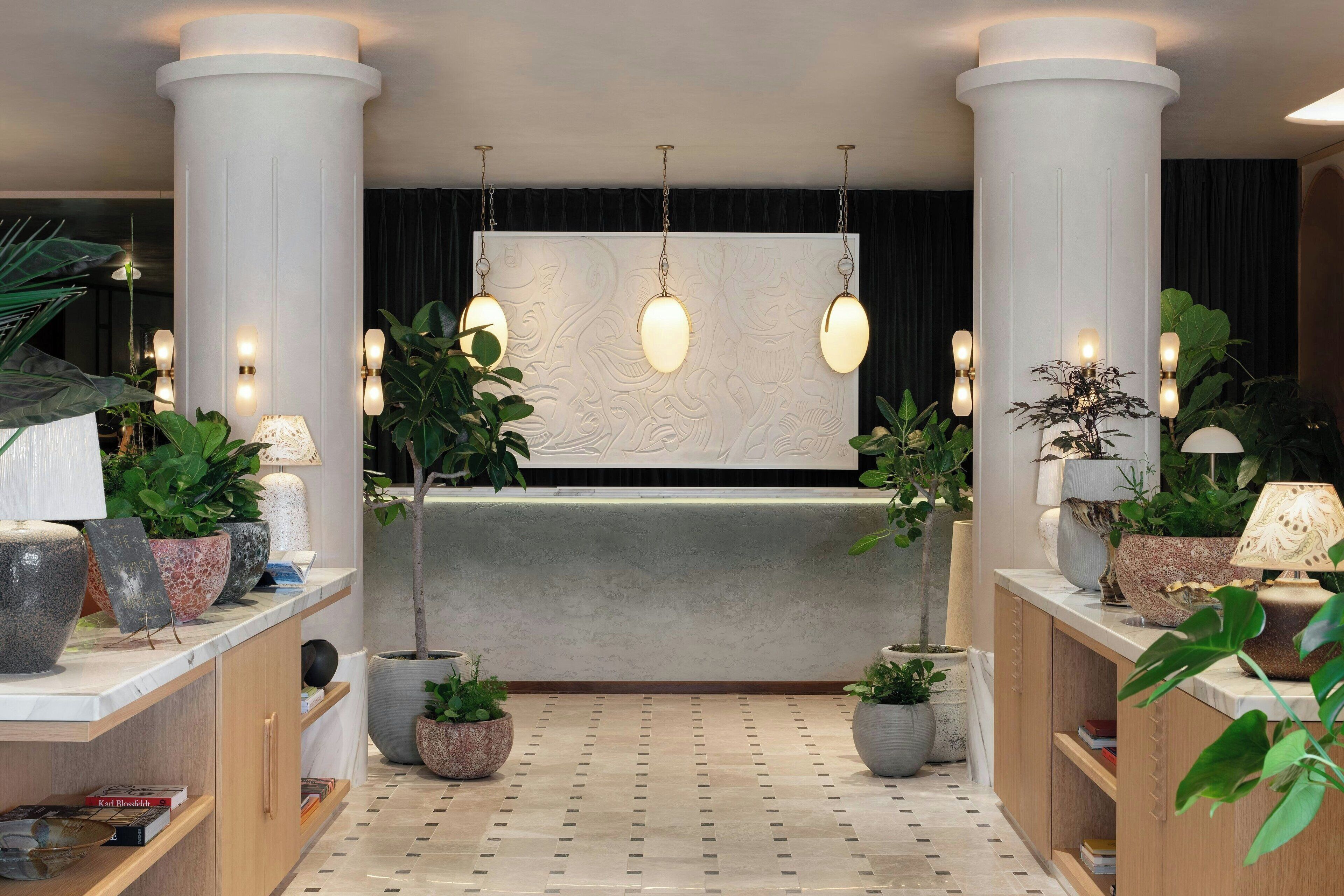 Montcalm Mayfair Autograph Collection Montcalm Mayfair Autograph Collection
