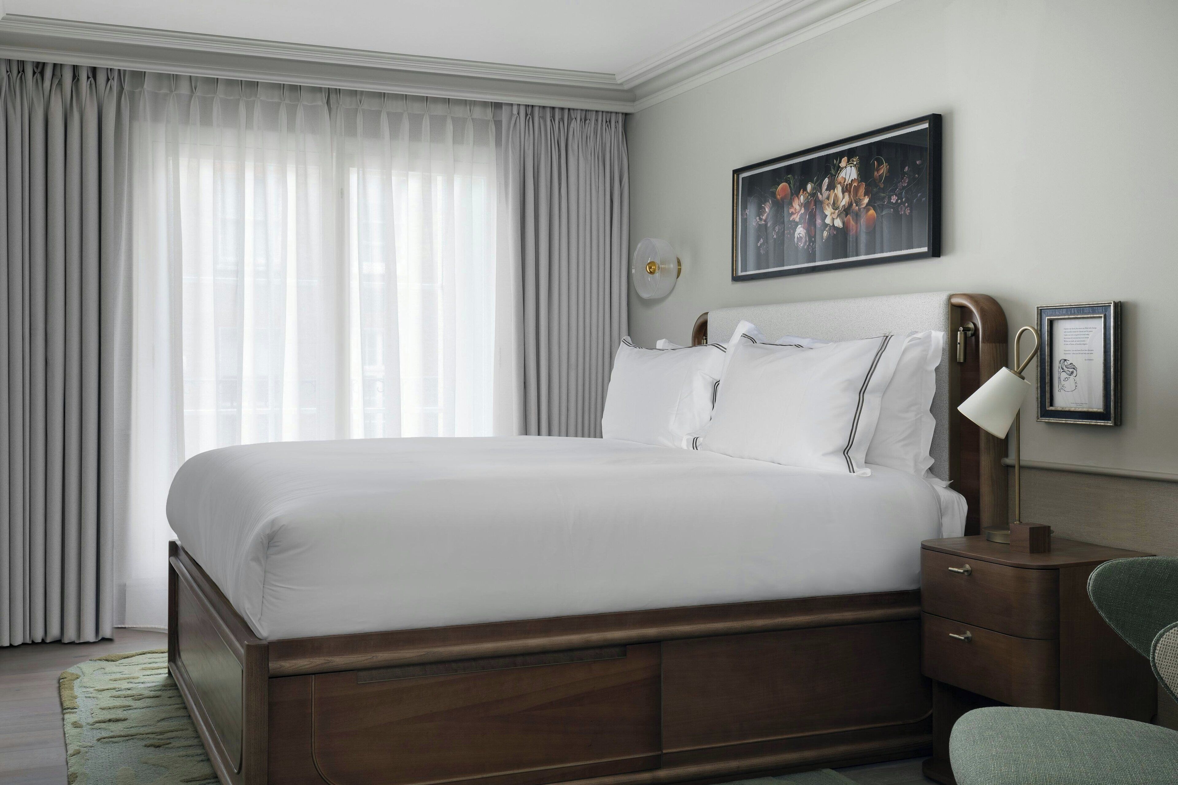 Montcalm Mayfair Autograph Collection Montcalm Mayfair Autograph Collection