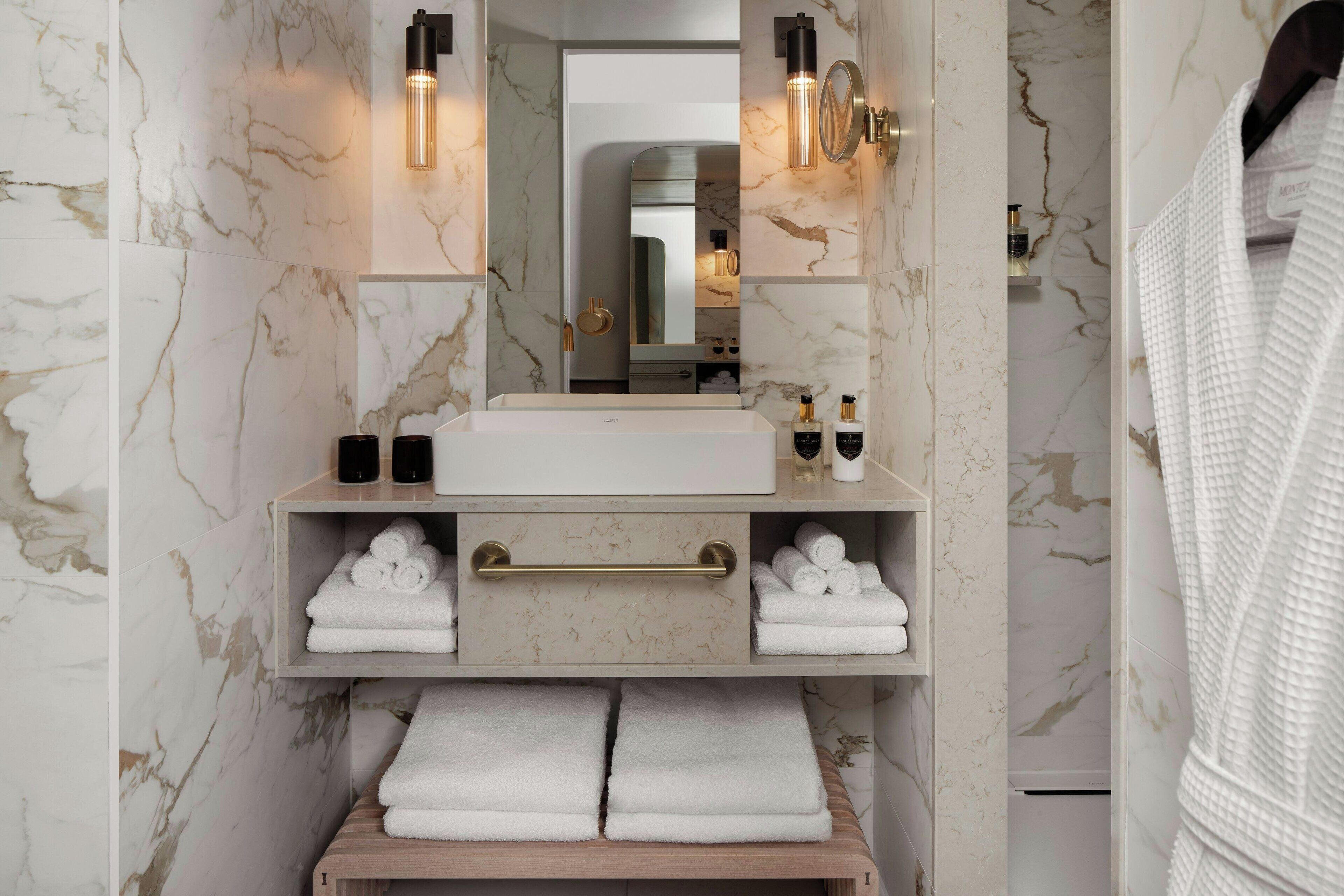 Montcalm Mayfair Autograph Collection Montcalm Mayfair Autograph Collection