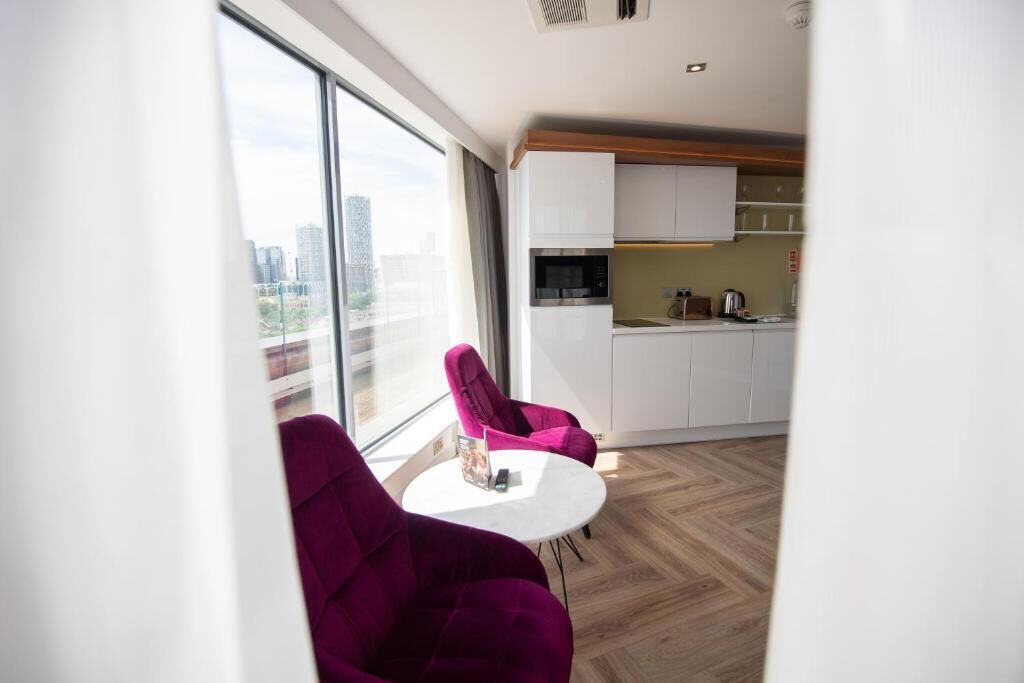 Roomzzz London Stratford Roomzzz London Stratford
