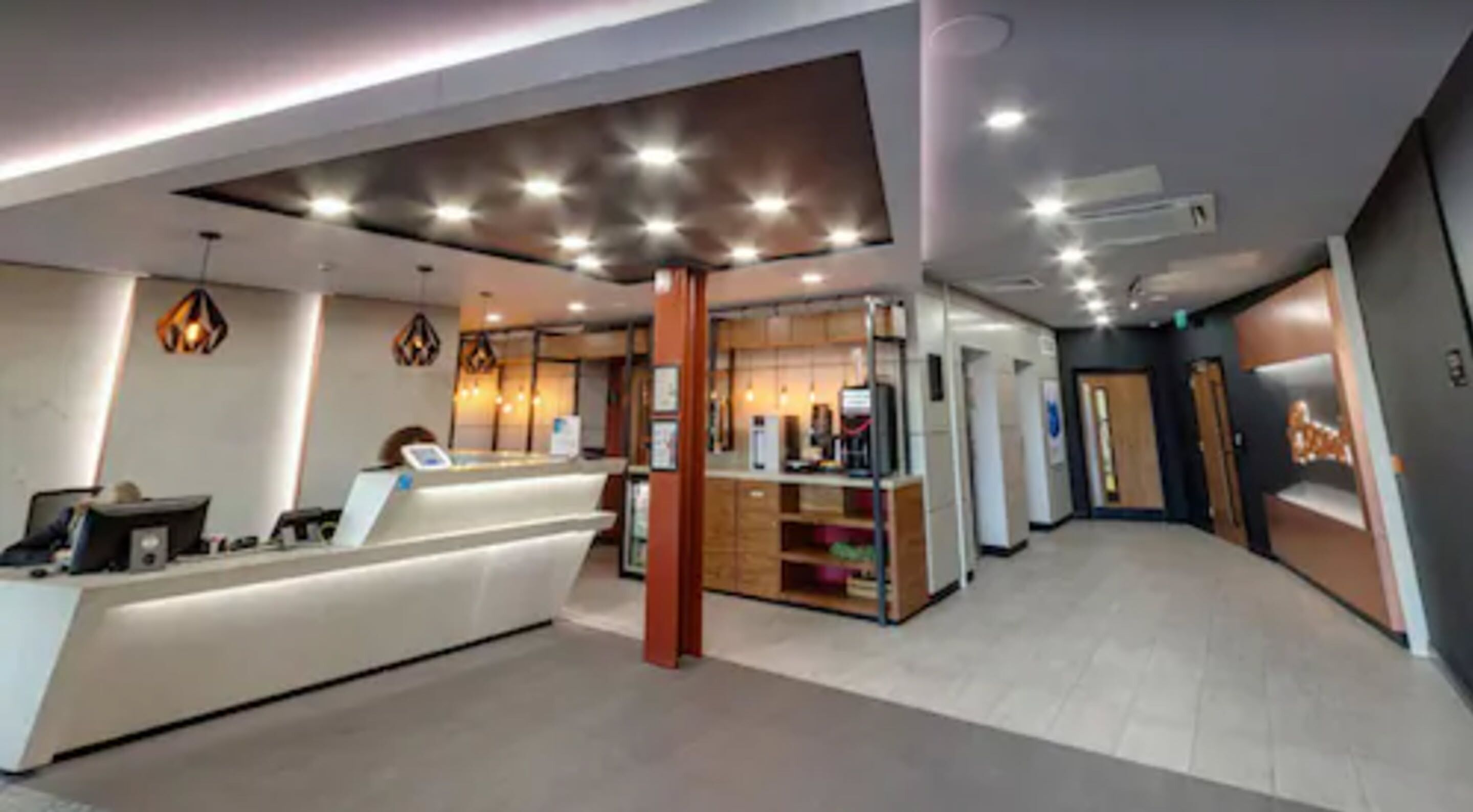 Roomzzz London Stratford Roomzzz London Stratford