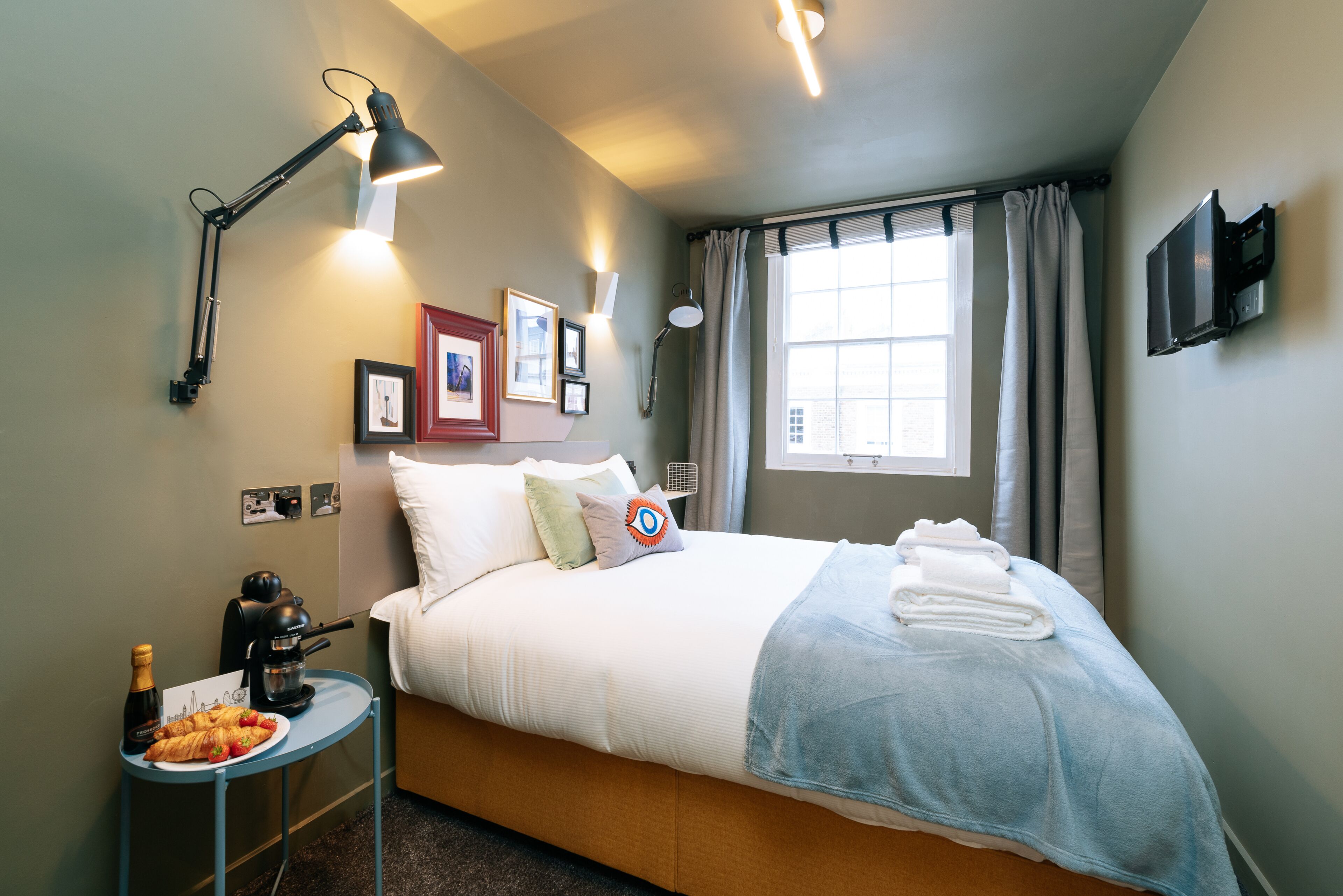 The Warwick by Aura Collection The Warwick by Aura Collection