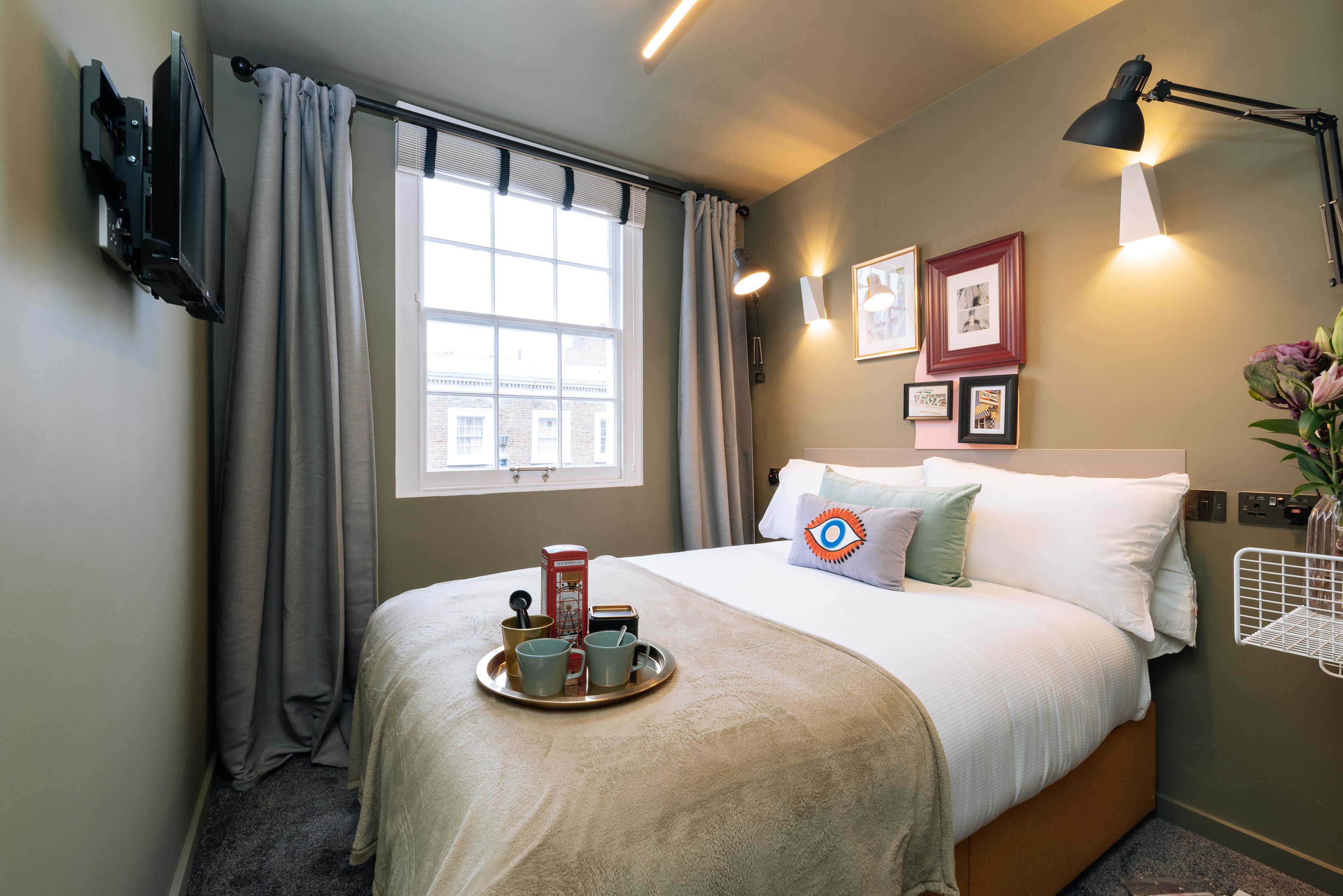 The Warwick by Aura Collection The Warwick by Aura Collection