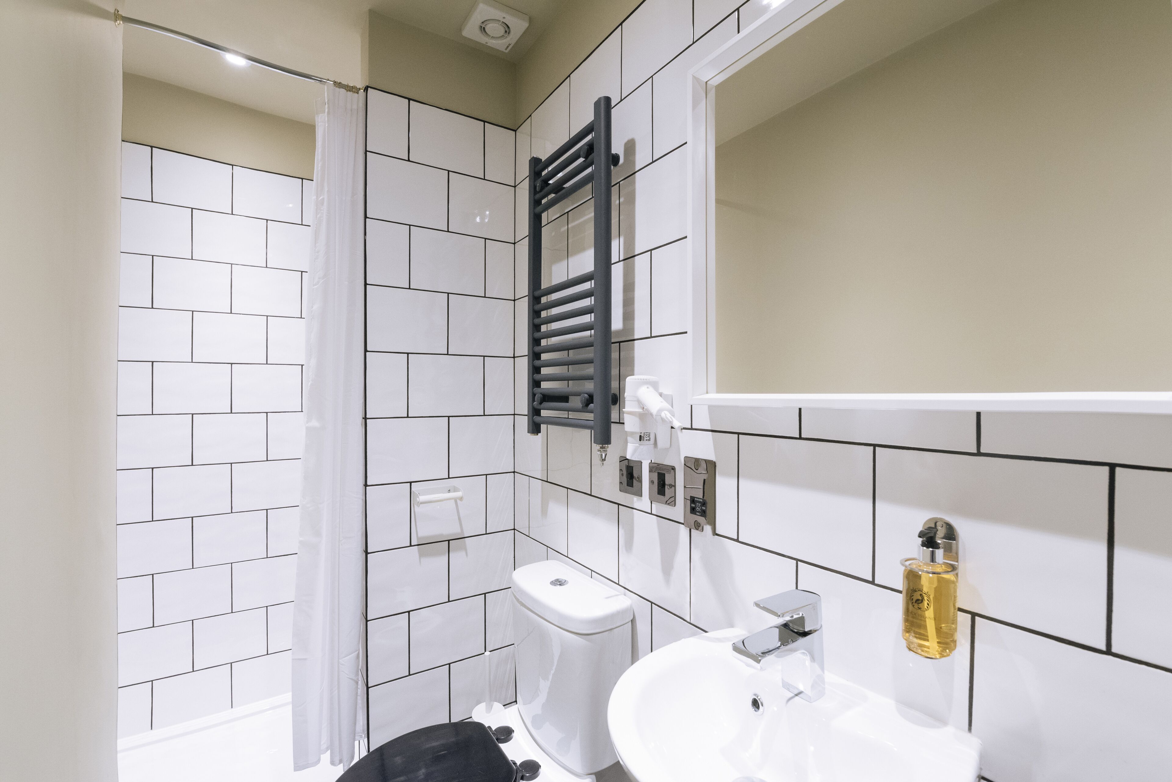 The Warwick by Aura Collection The Warwick by Aura Collection