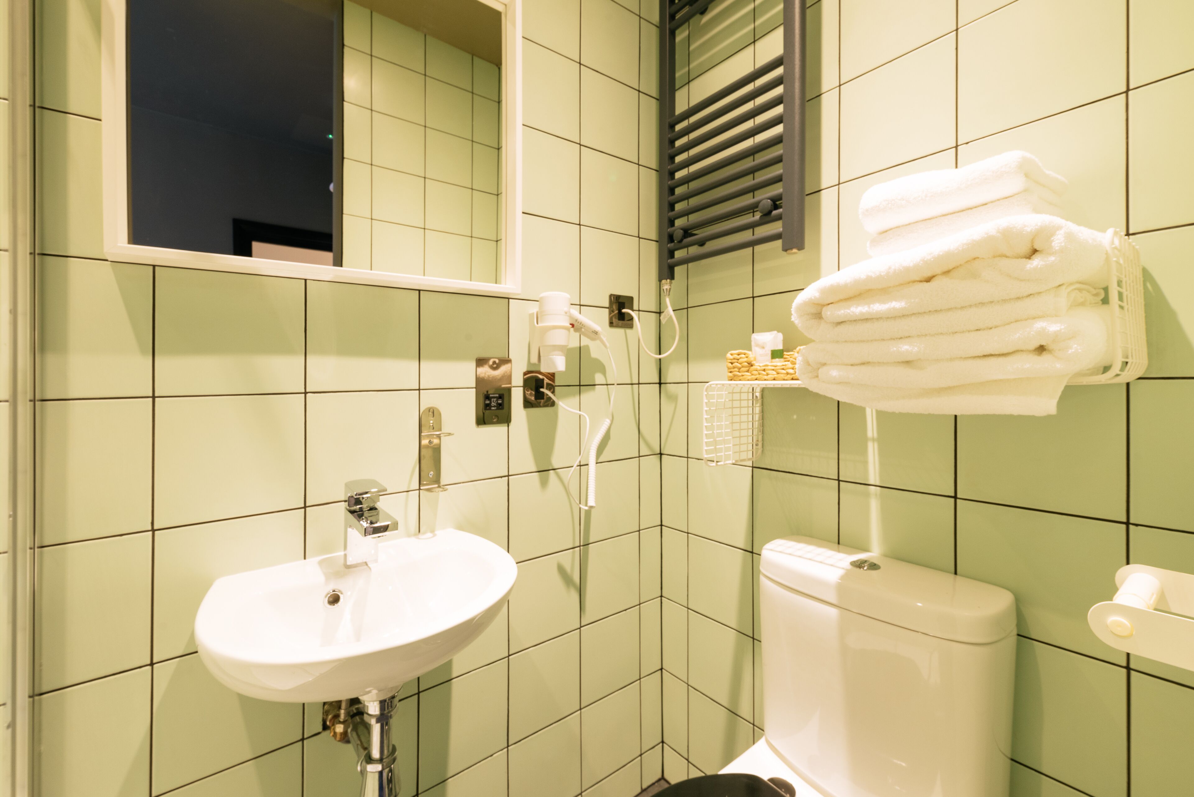 The Warwick by Aura Collection The Warwick by Aura Collection