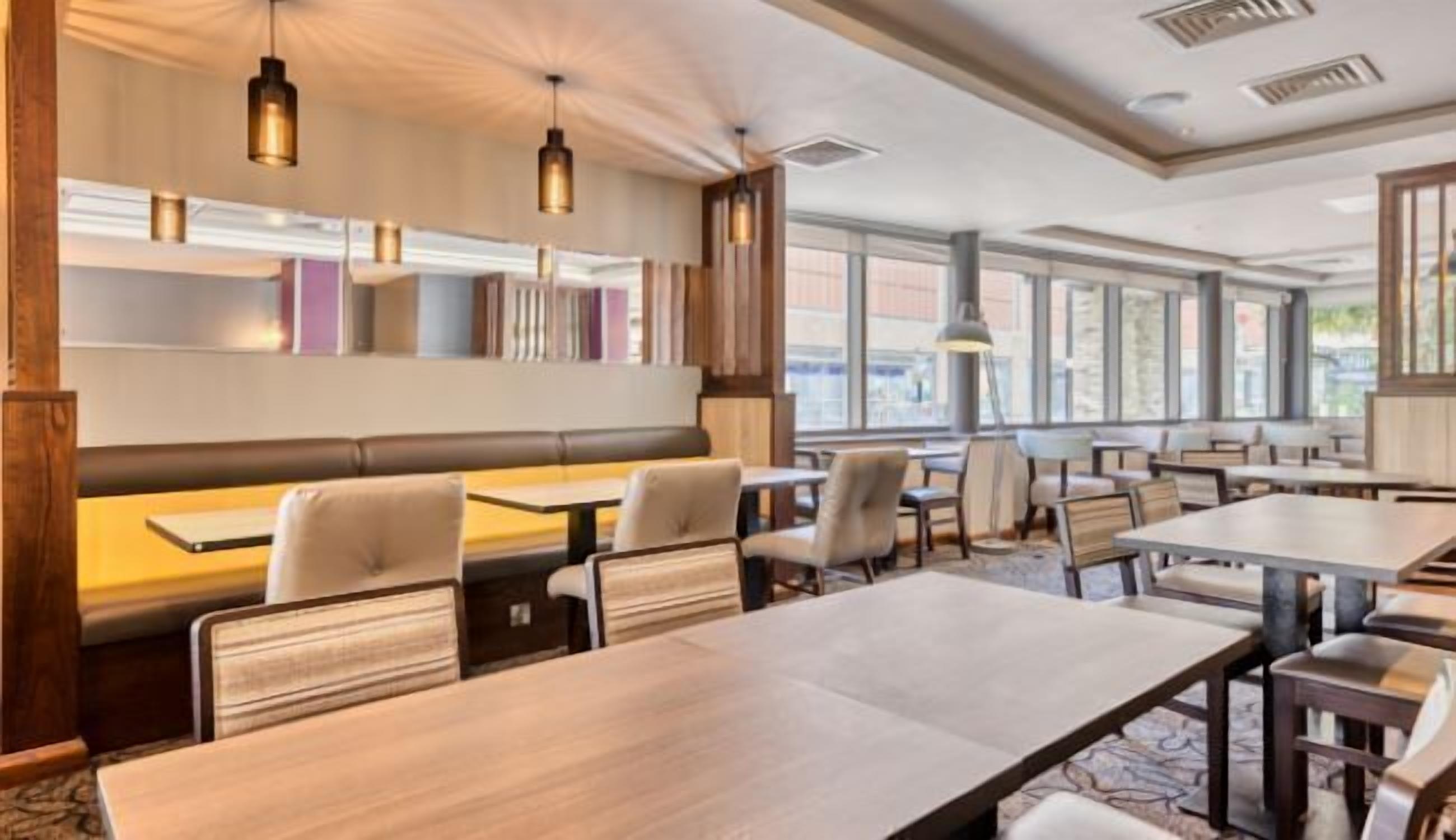 Premier Inn Oxford City Centre (Westgate) Hotel Premier Inn Oxford City Centre (Westgate) Hotel