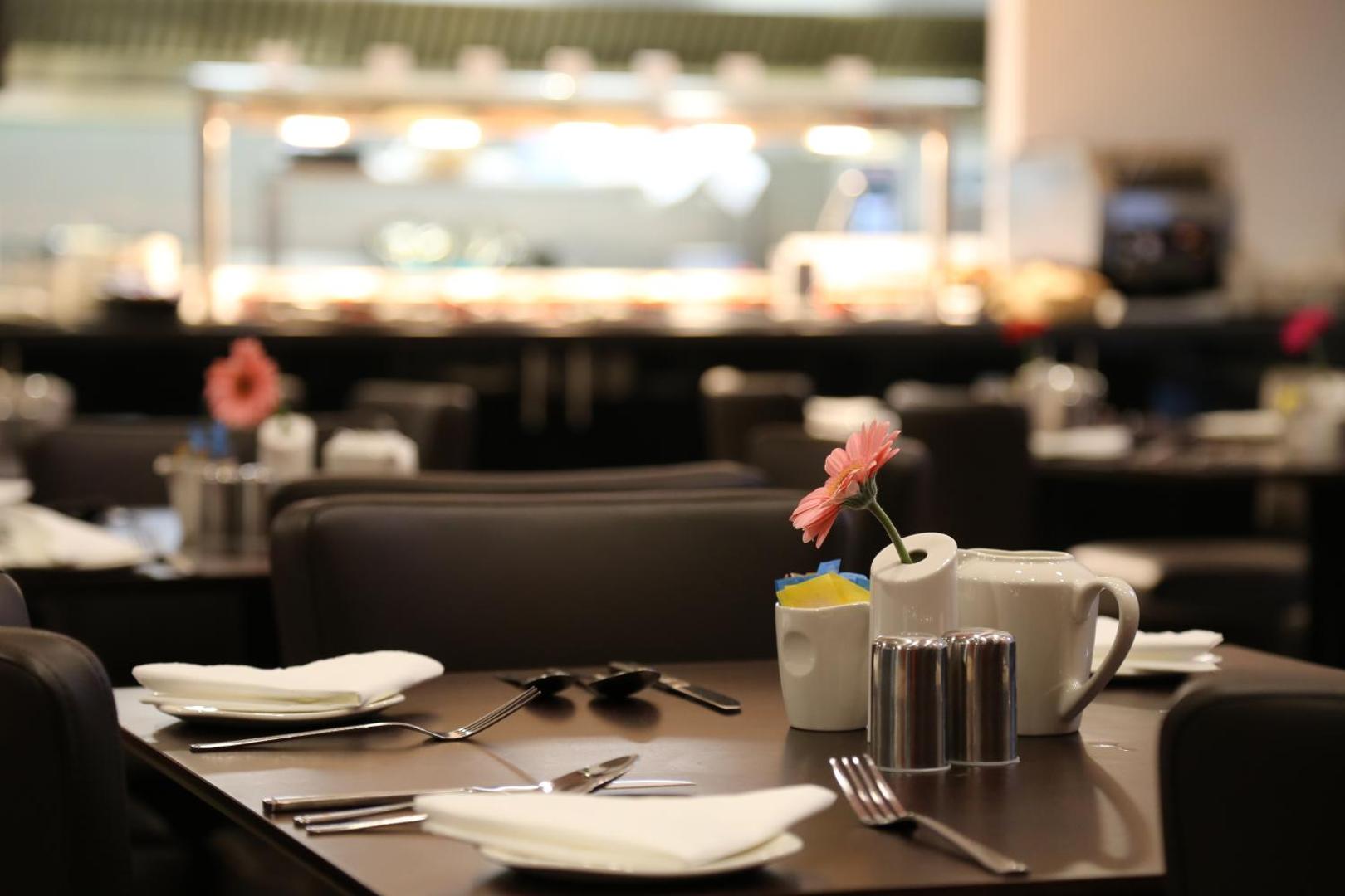 Ramada by Wyndham Oxford Ramada by Wyndham Oxford