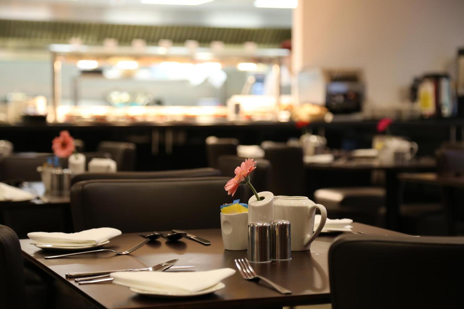 Ramada by Wyndham Oxford Ramada by Wyndham Oxford