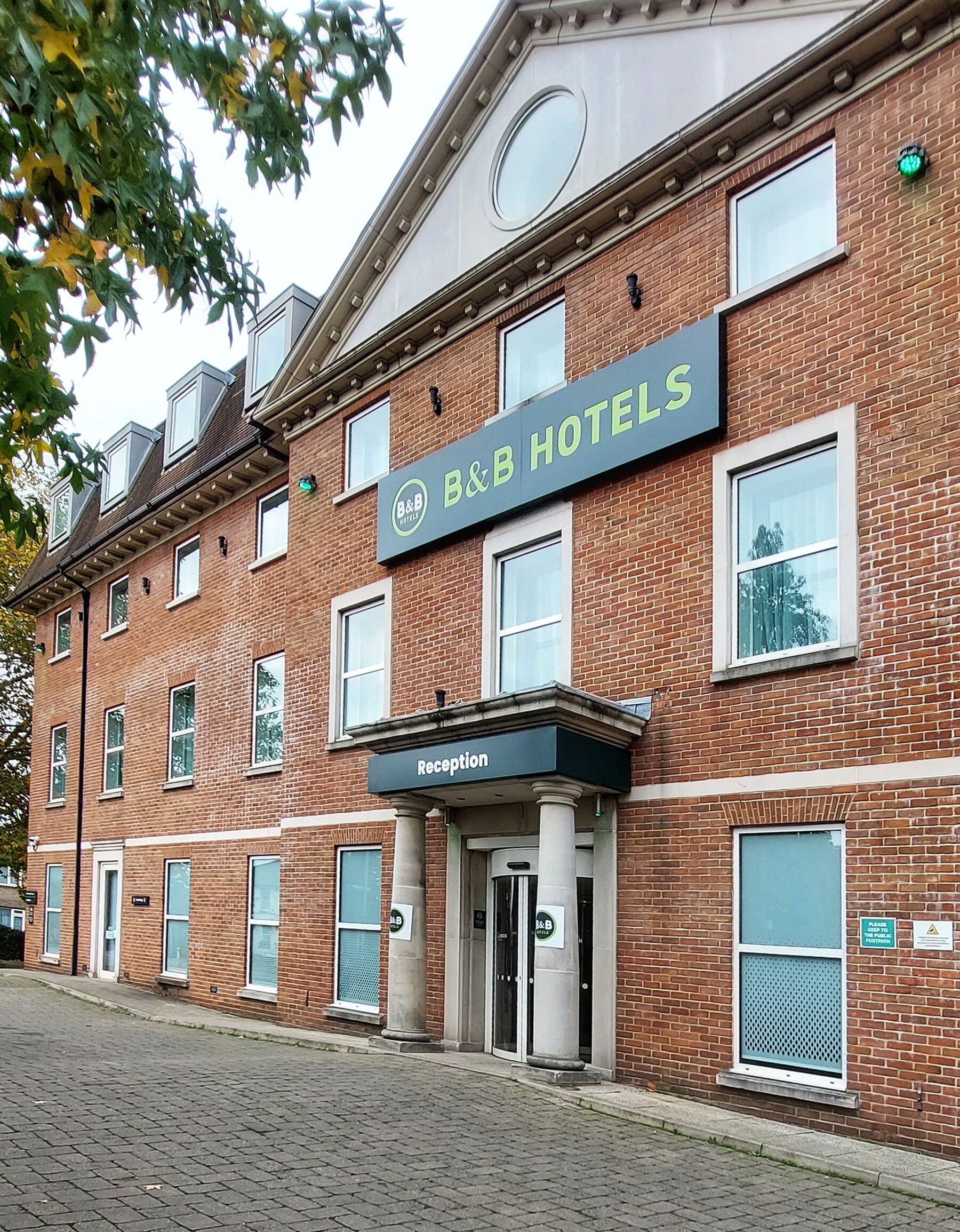 B&B HOTEL London Heathrow