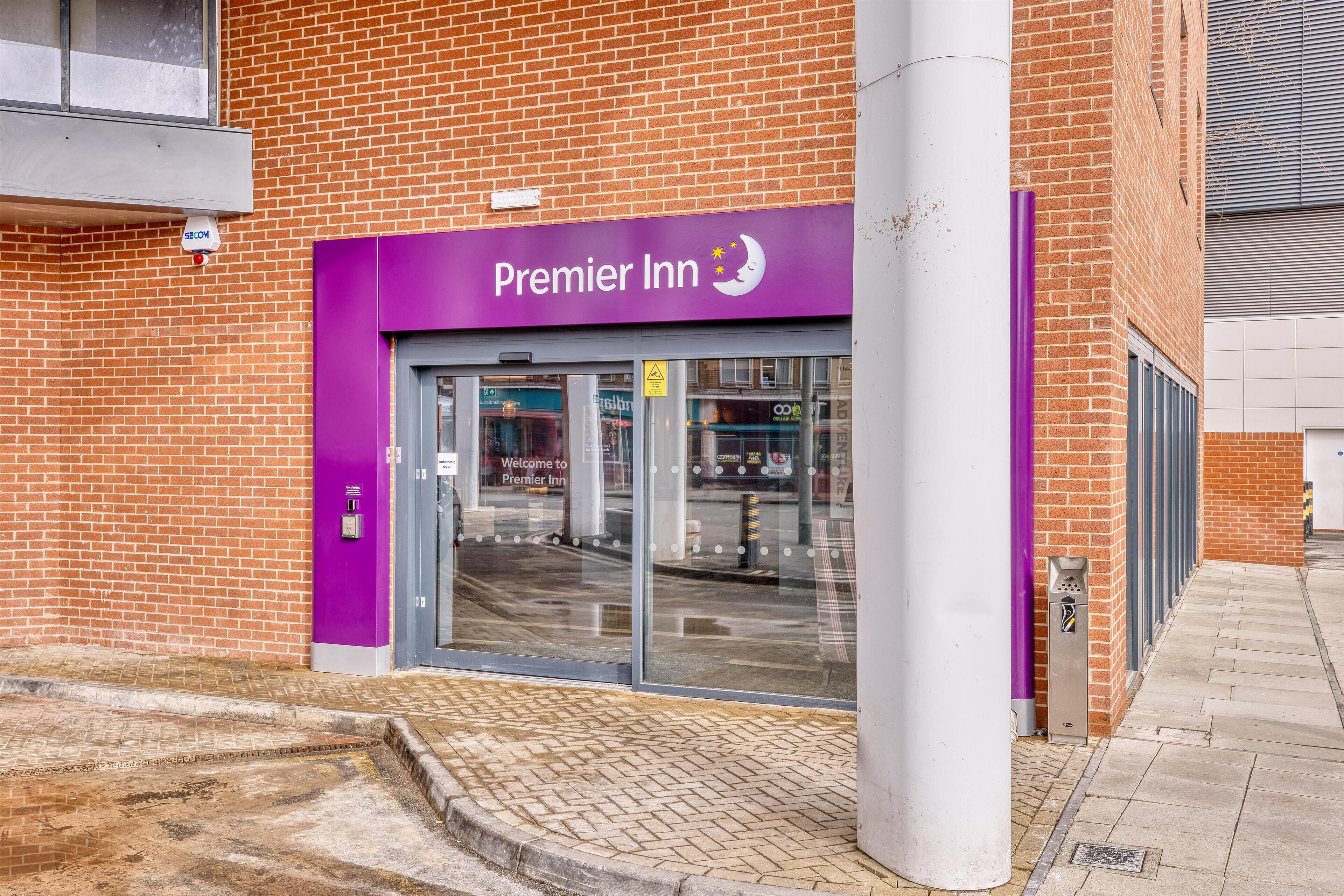 Premier Inn London Uxbridge Town Centre