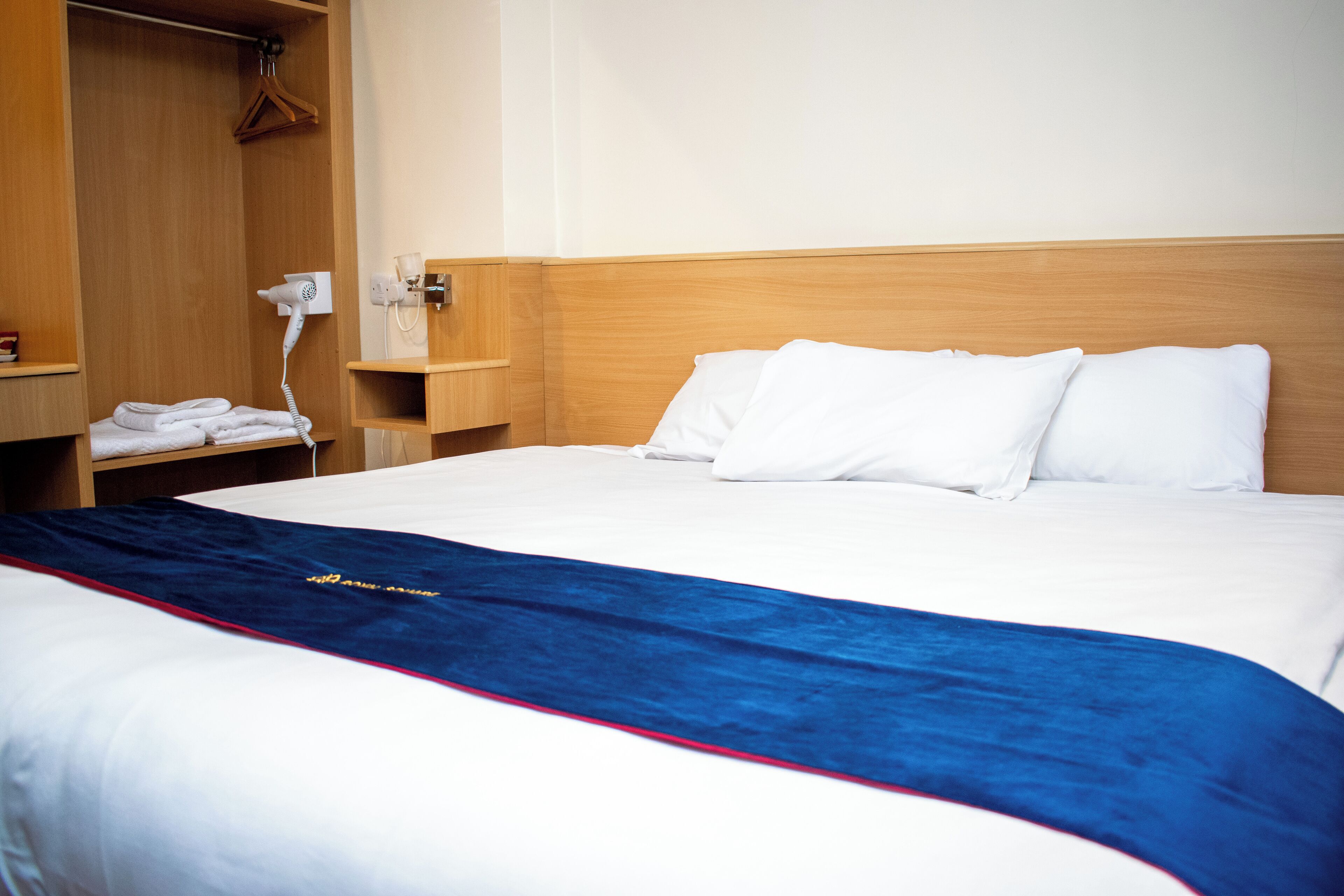 Royal Square Hotel - NEC and Birmingham Airport Royal Square Hotel - NEC and Birmingham Airport