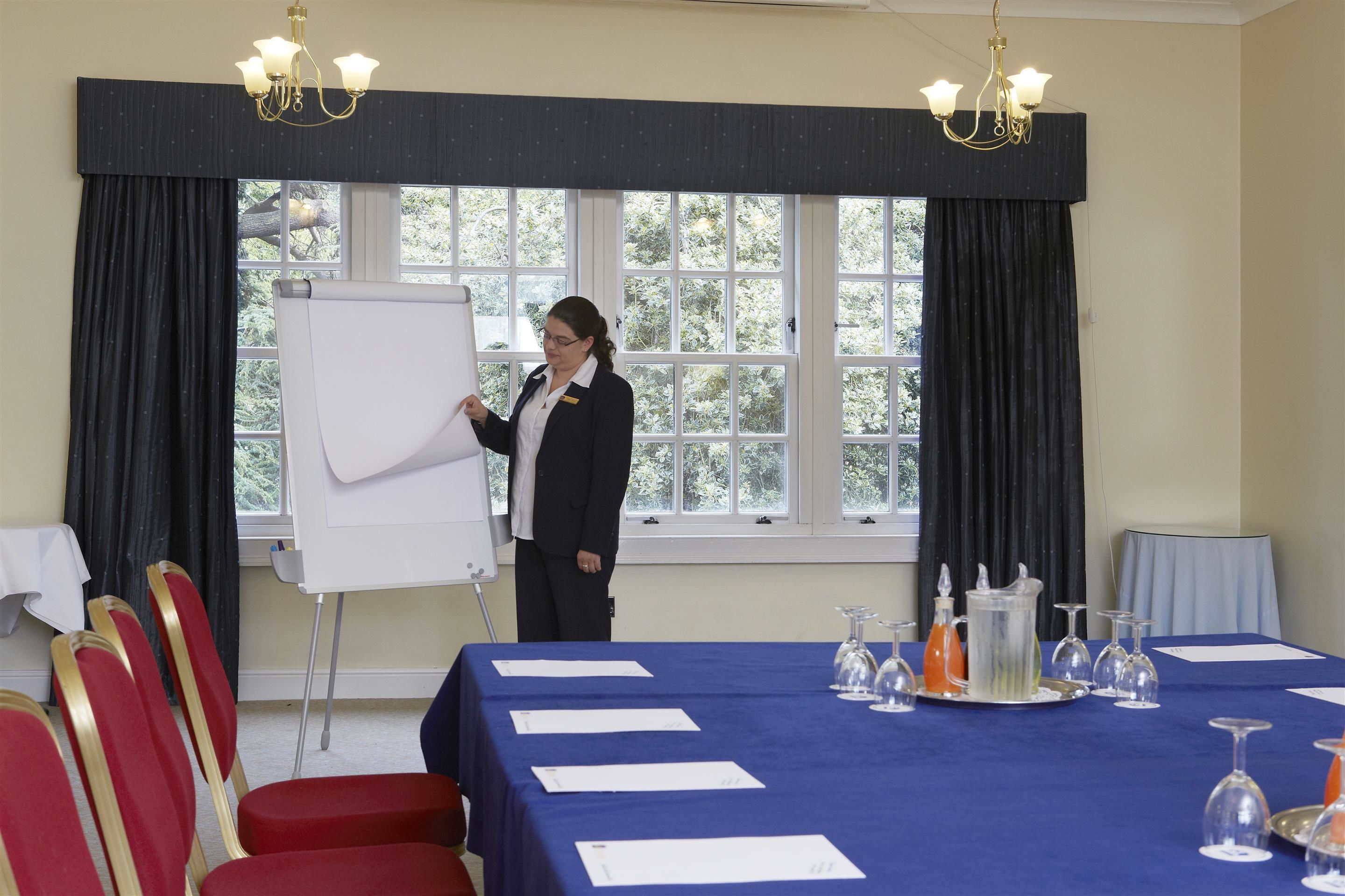 Best Western Kings Manor Hotel