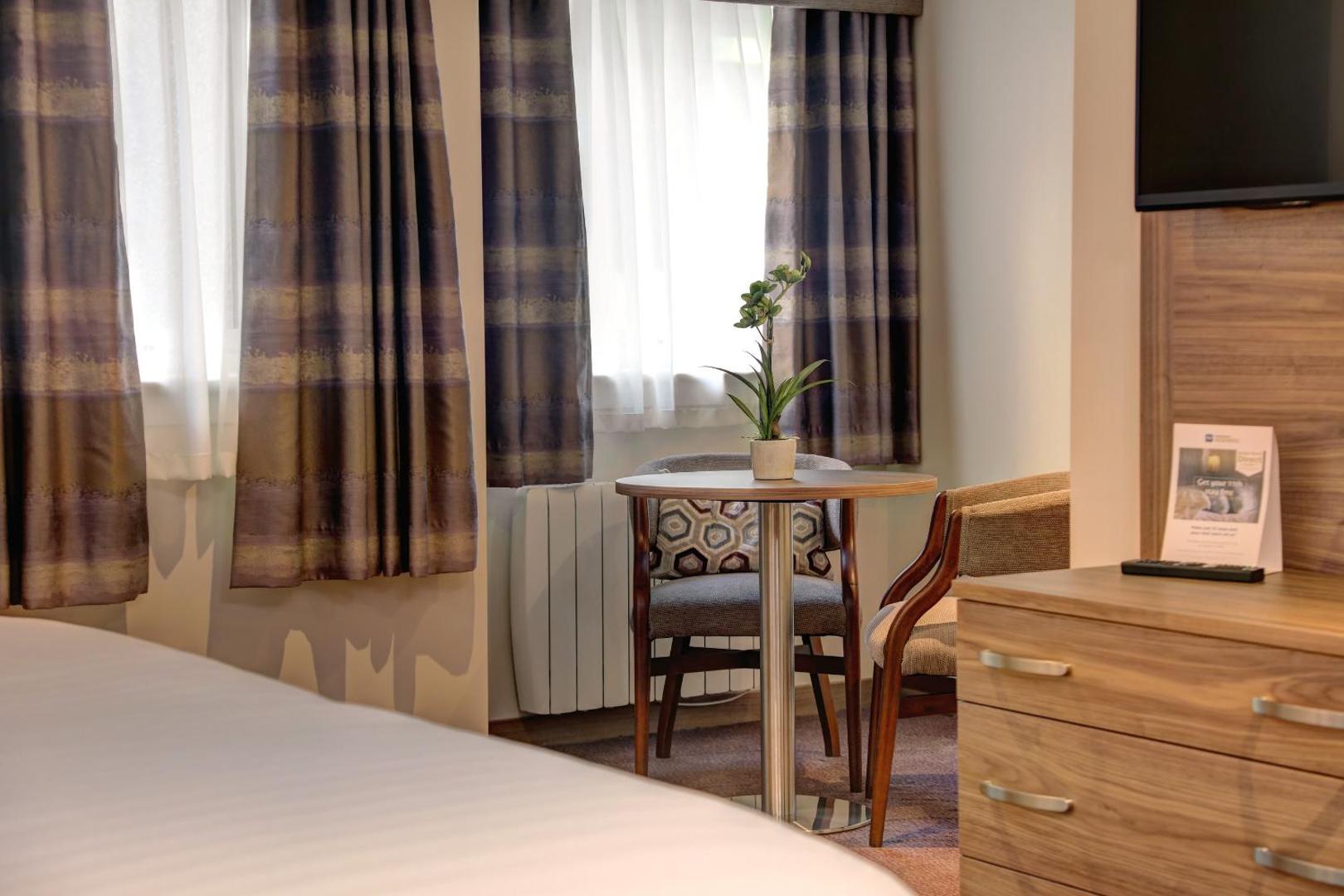 Best Western Kings Manor Hotel