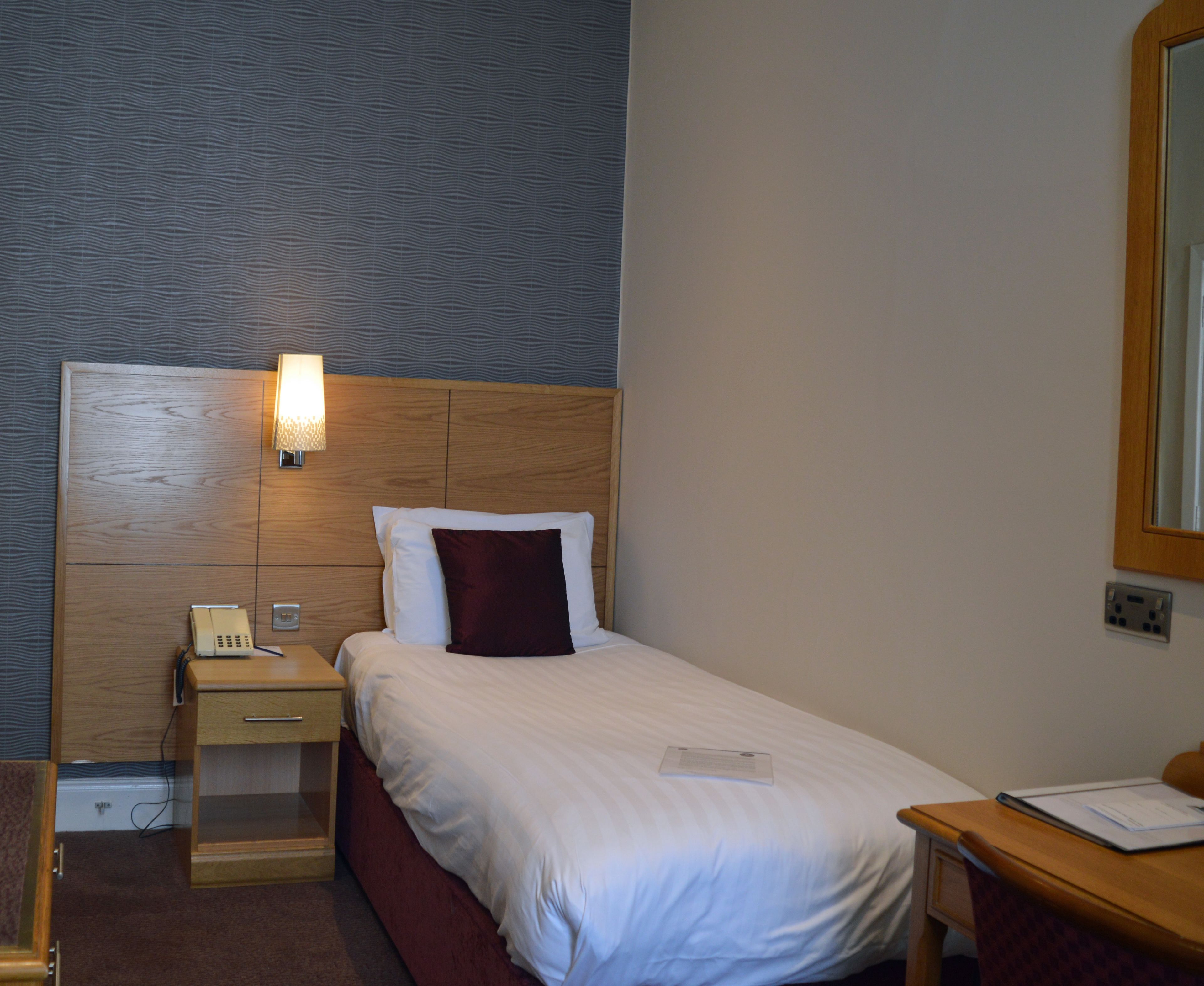 Best Western Kings Manor Hotel