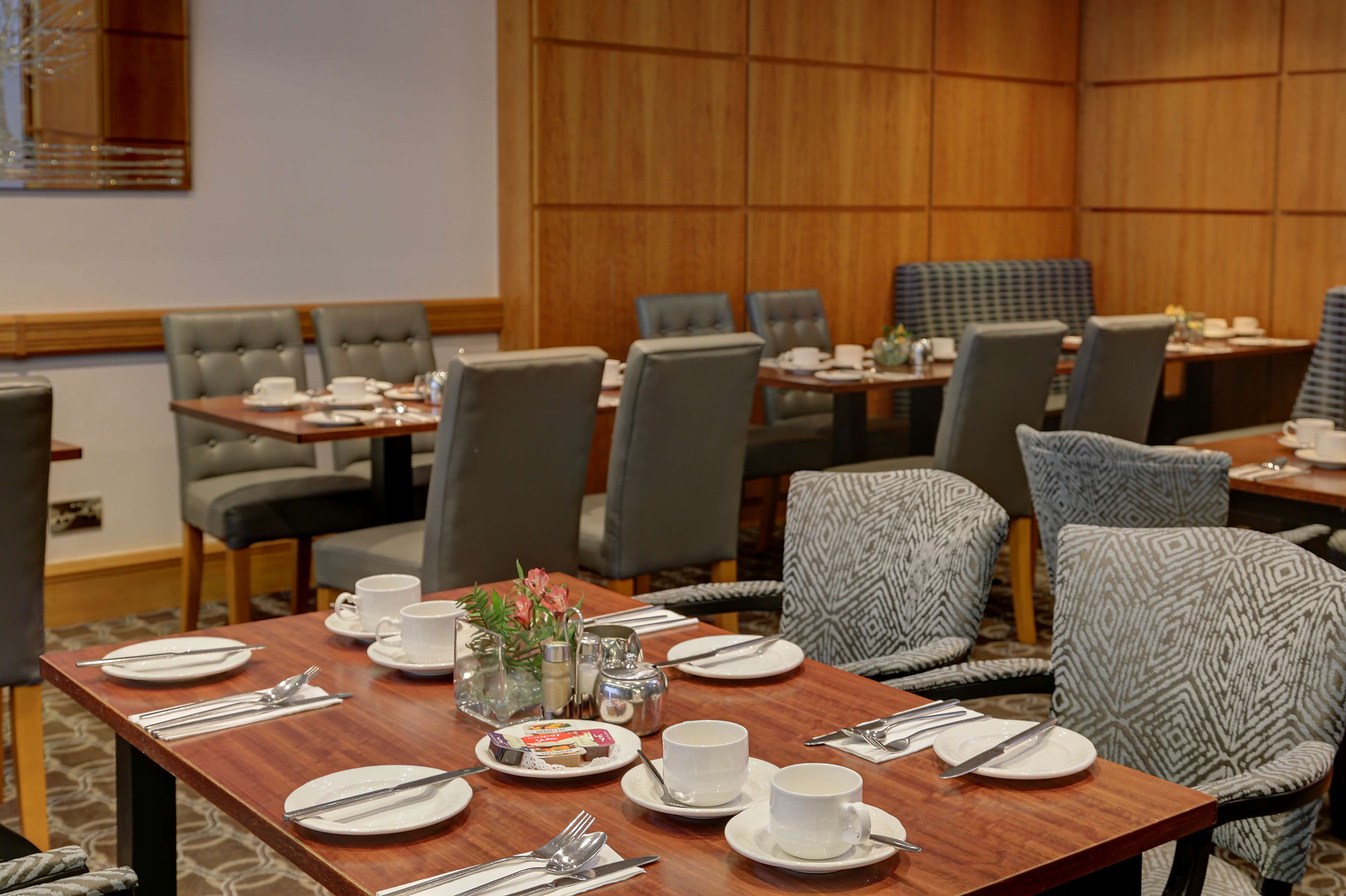 Best Western Kings Manor Hotel