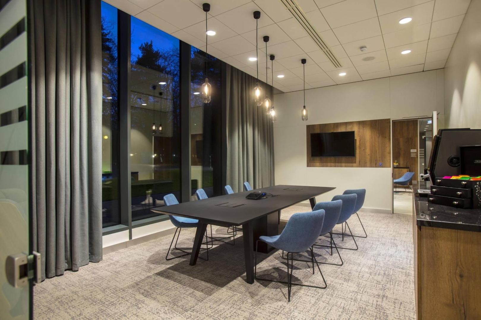 Courtyard Edinburgh West