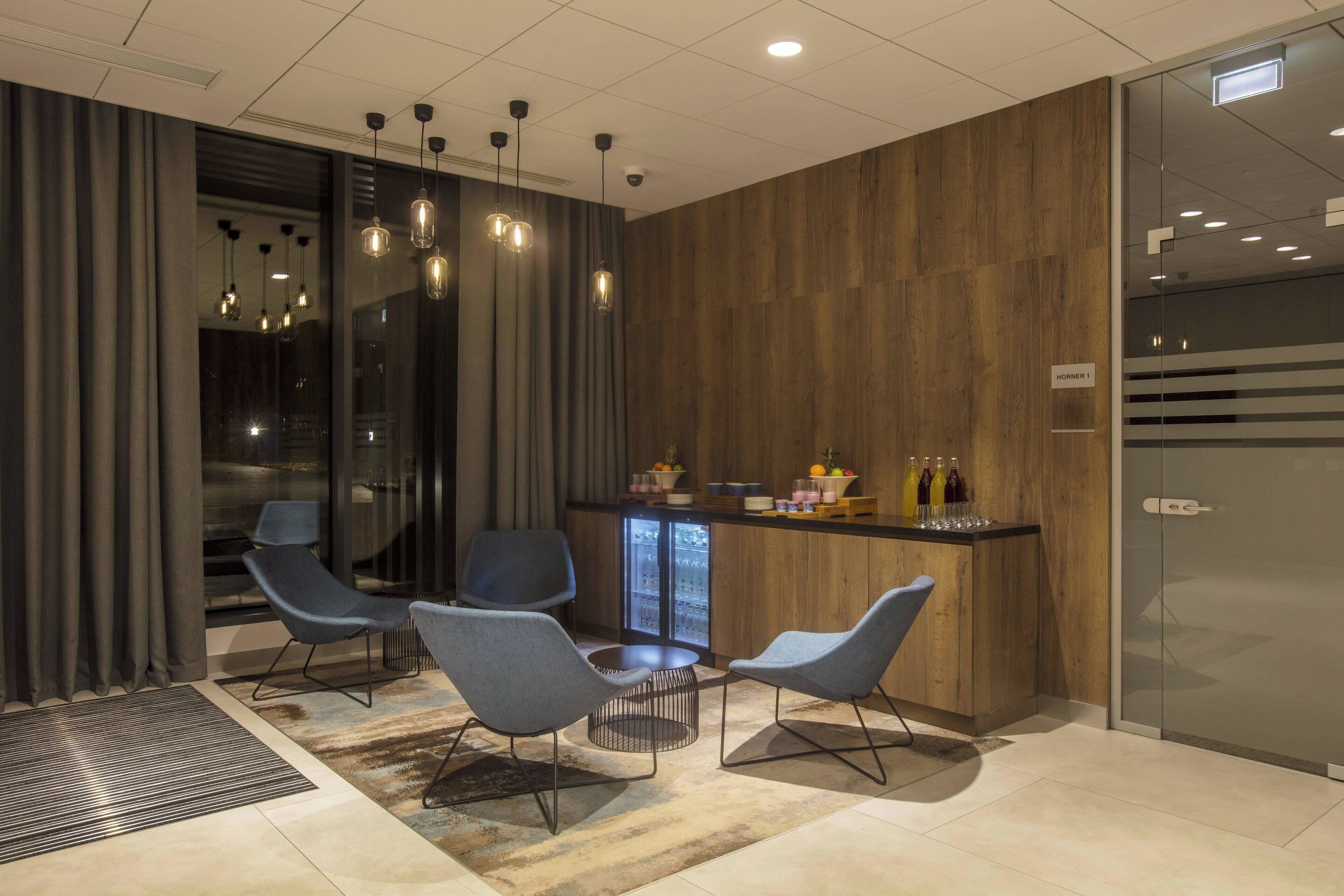 Courtyard Edinburgh West