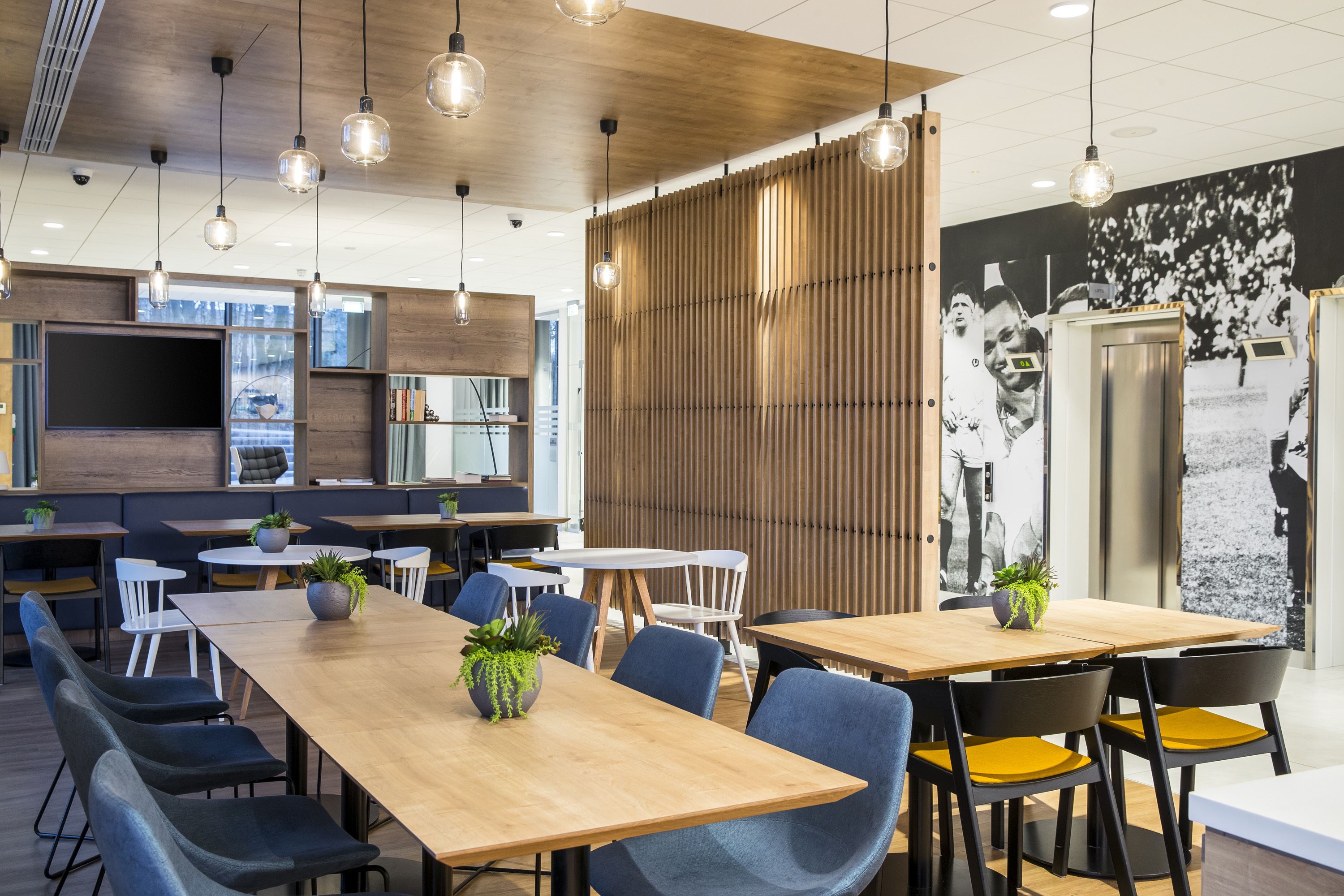 Courtyard Edinburgh West