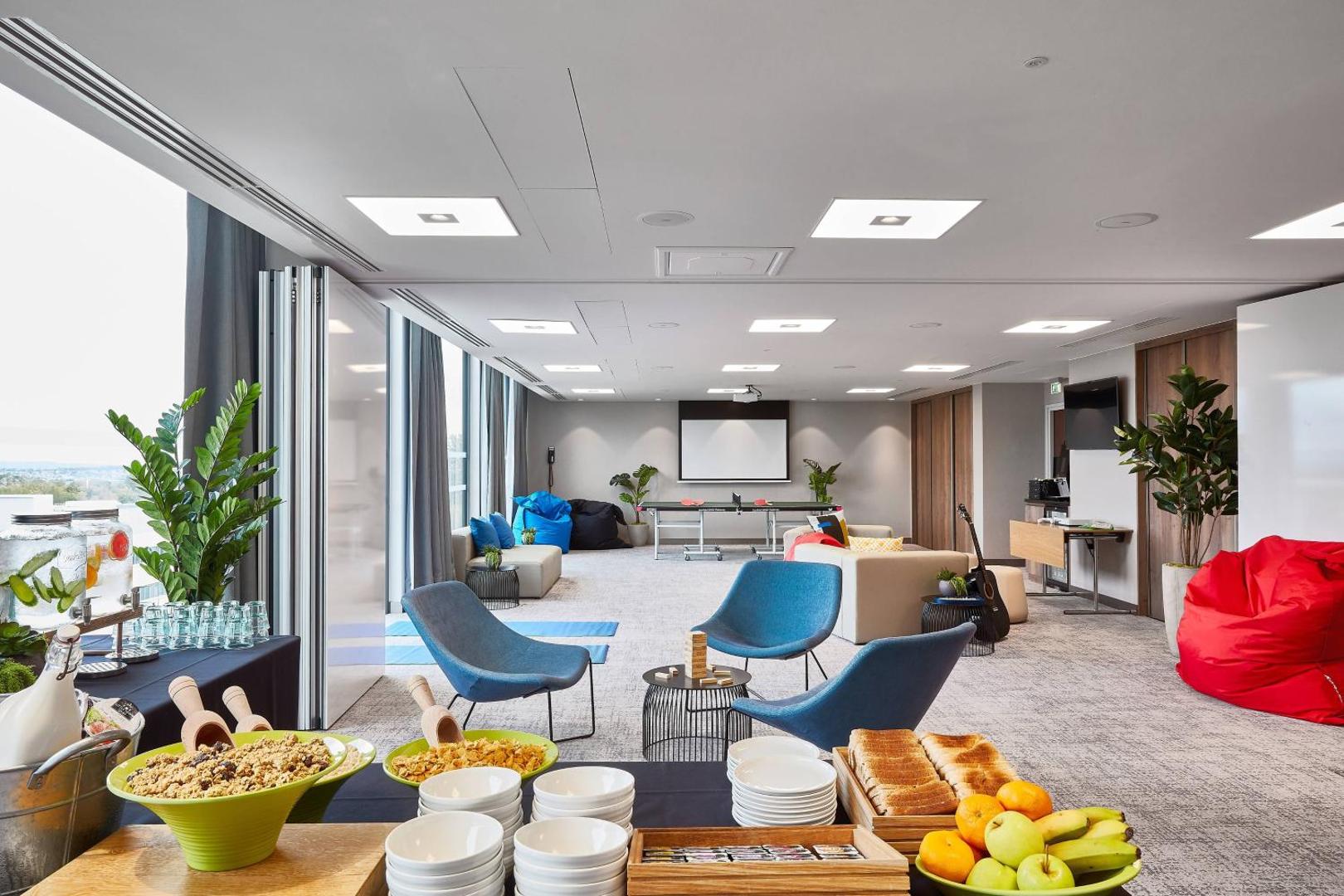 Courtyard Edinburgh West