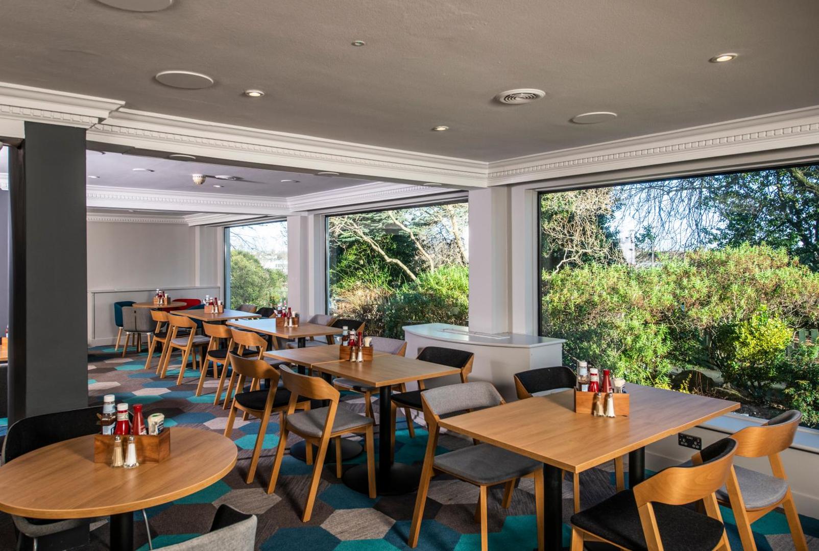 Holiday Inn Edinburgh City - West