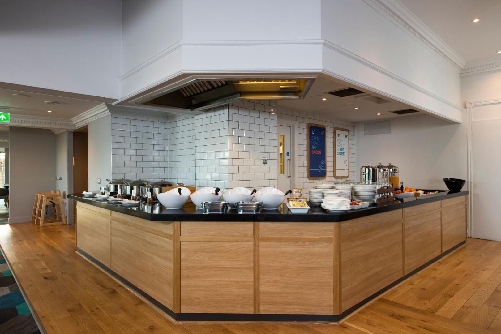 Holiday Inn Edinburgh City - West