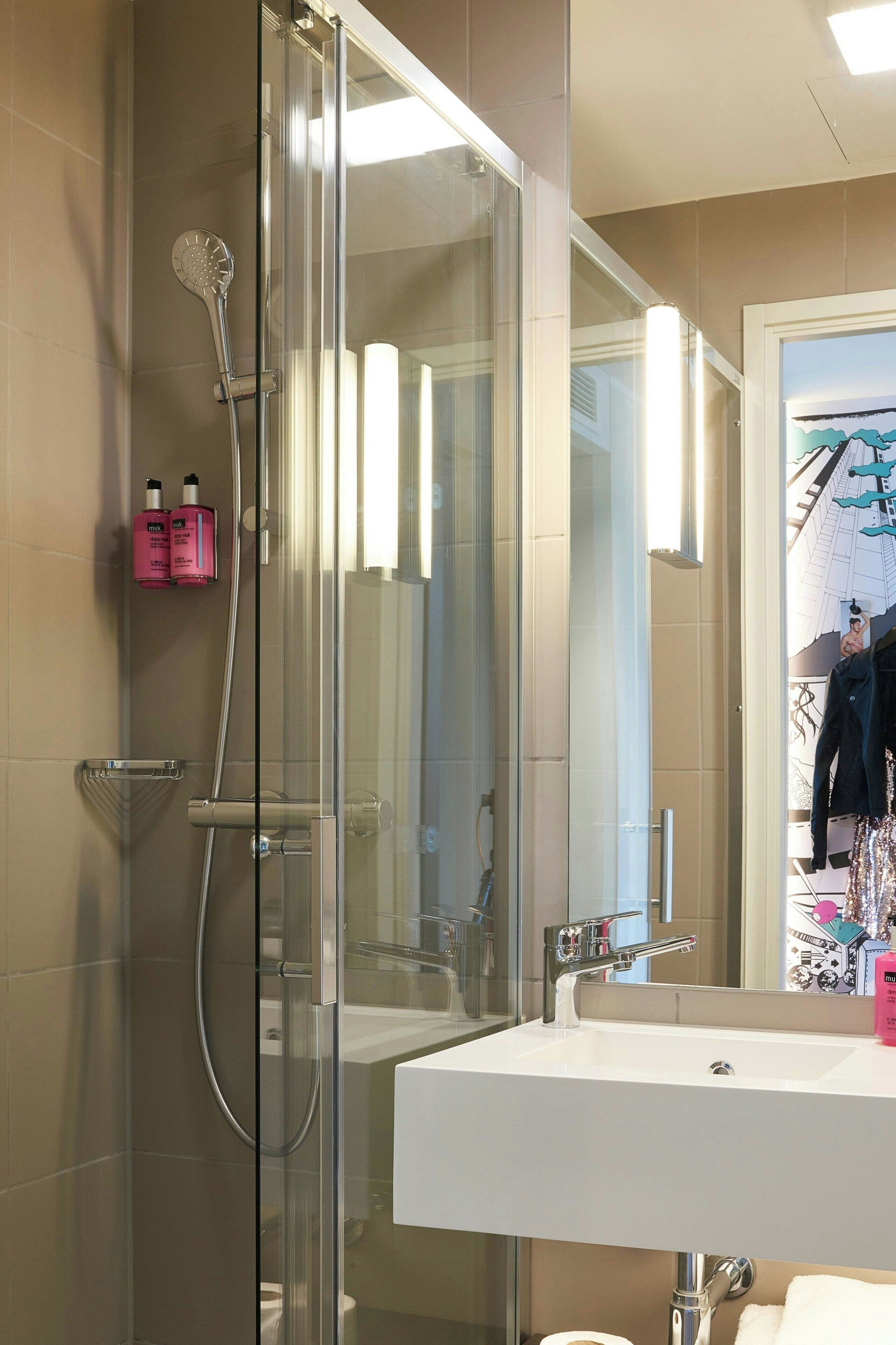 Moxy Edinburgh Airport