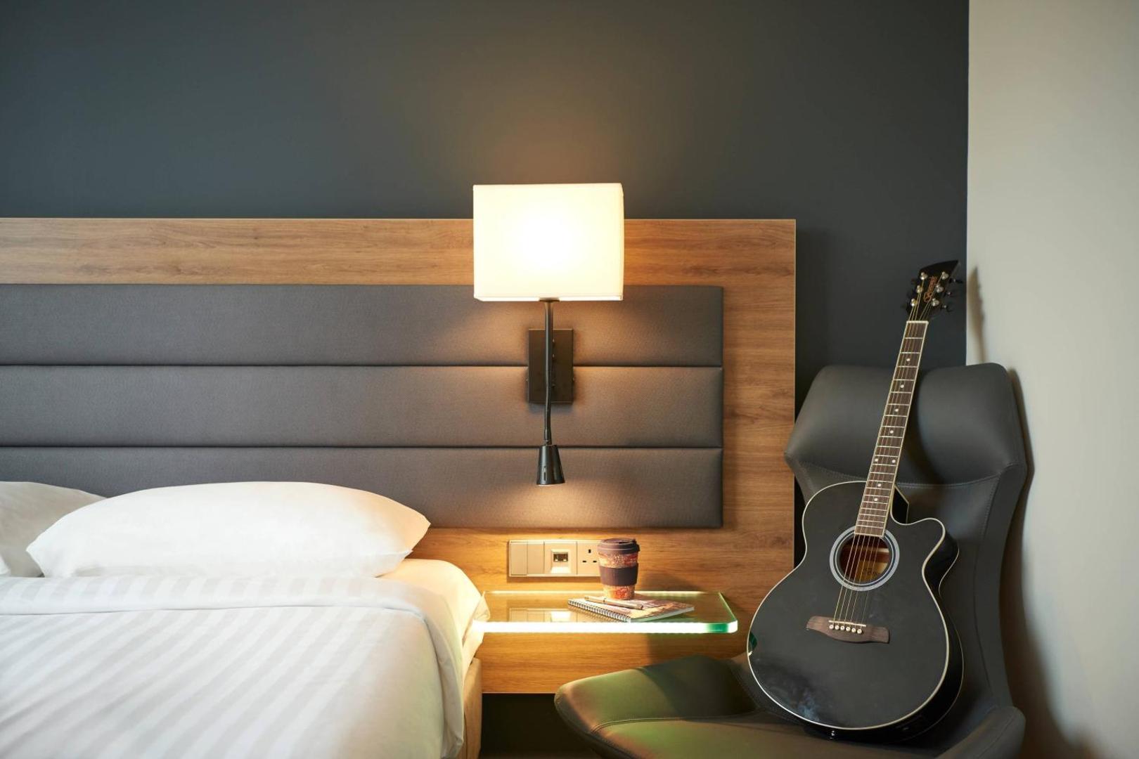 Moxy Edinburgh Airport