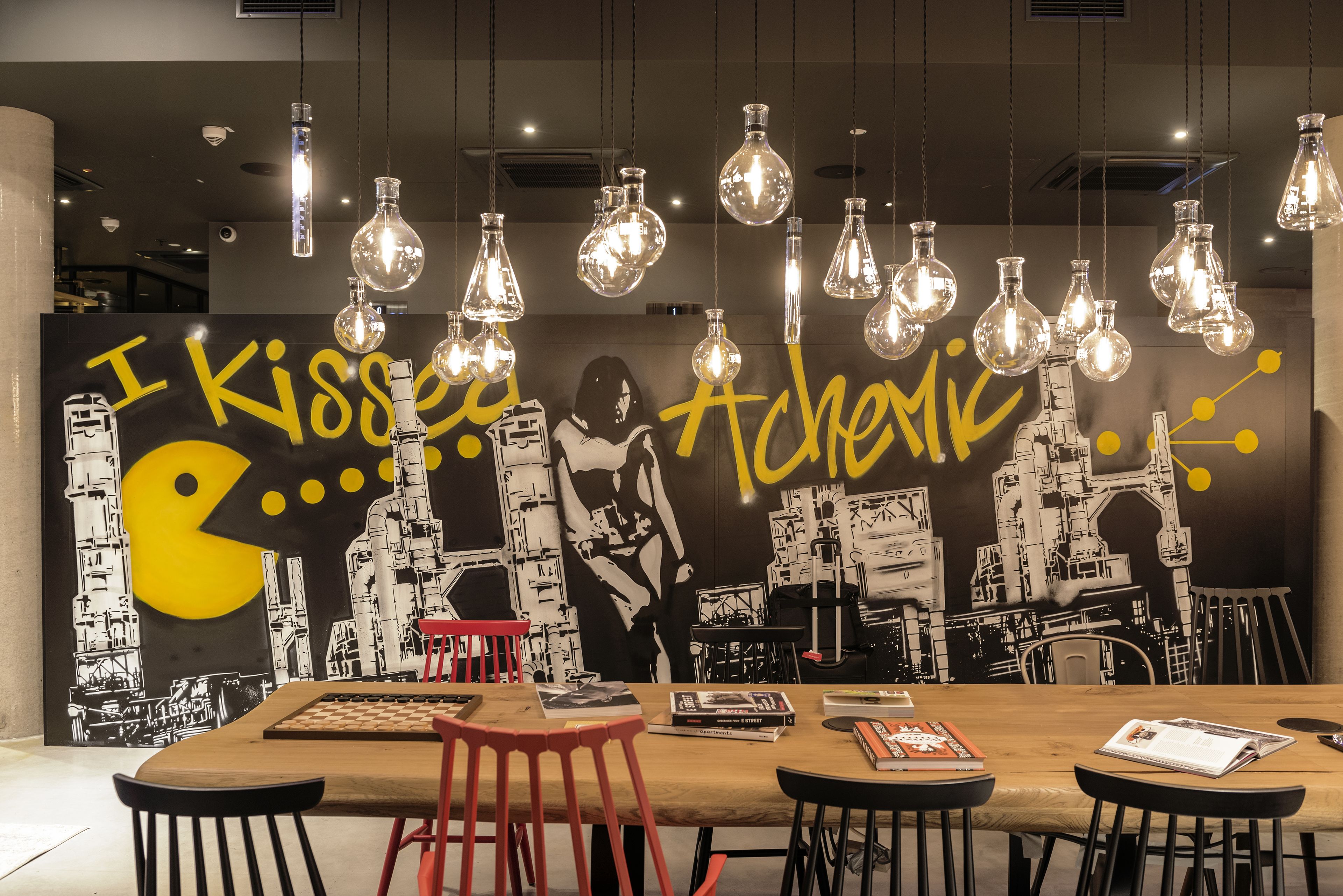 Moxy Edinburgh Airport