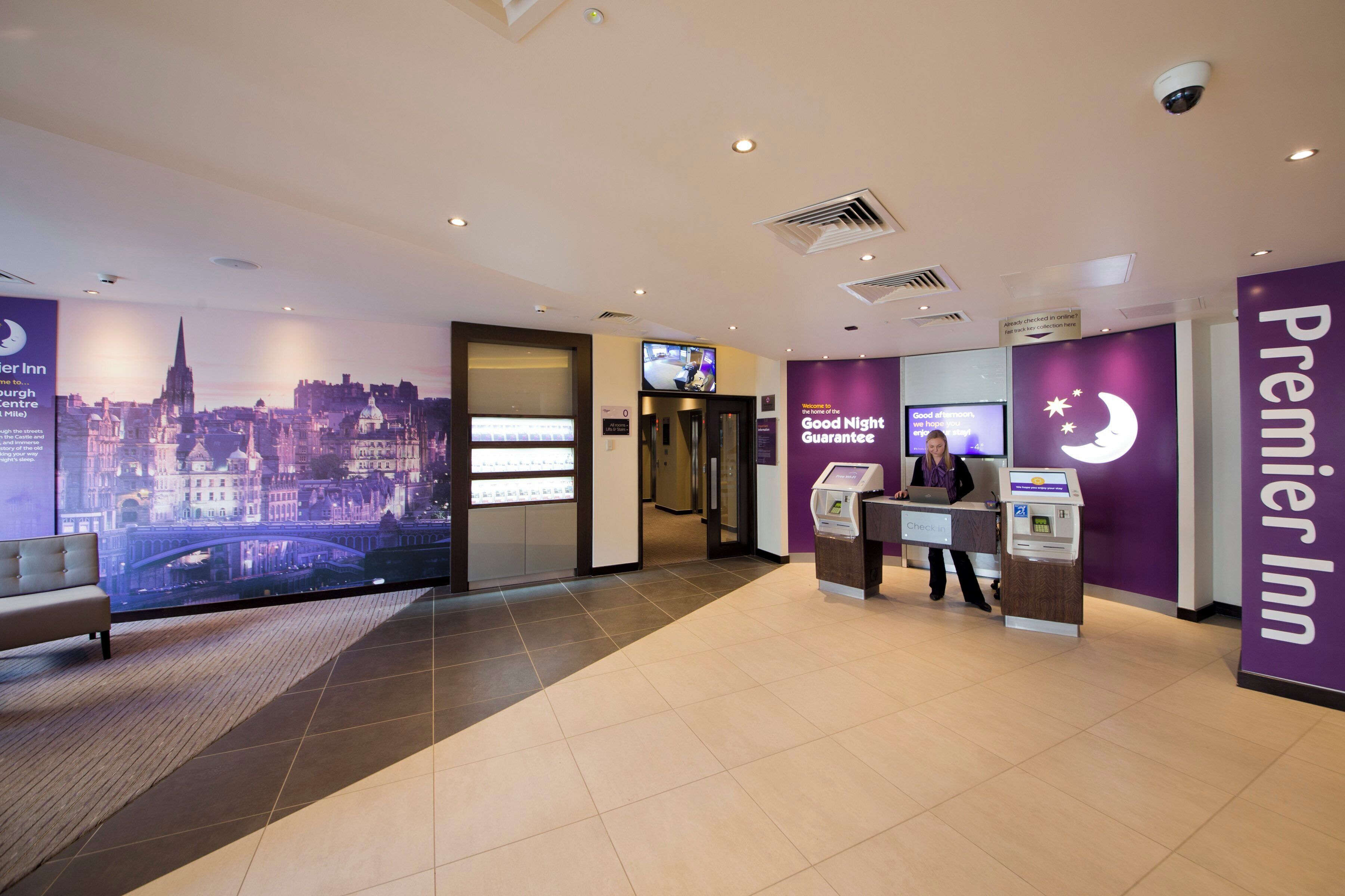 Premier Inn Edinburgh City Centre Royal Mile Premier Inn Edinburgh City Centre Royal Mile