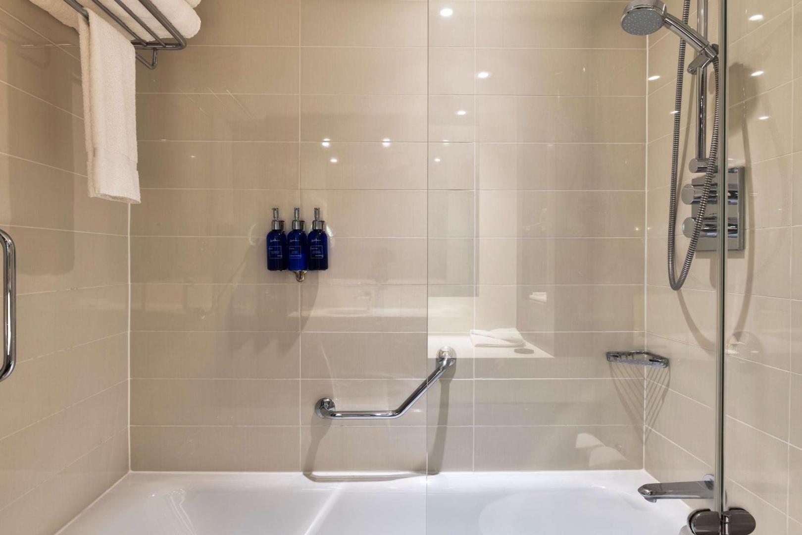 Radisson Blu Edinburgh Radisson Blu Edinburgh