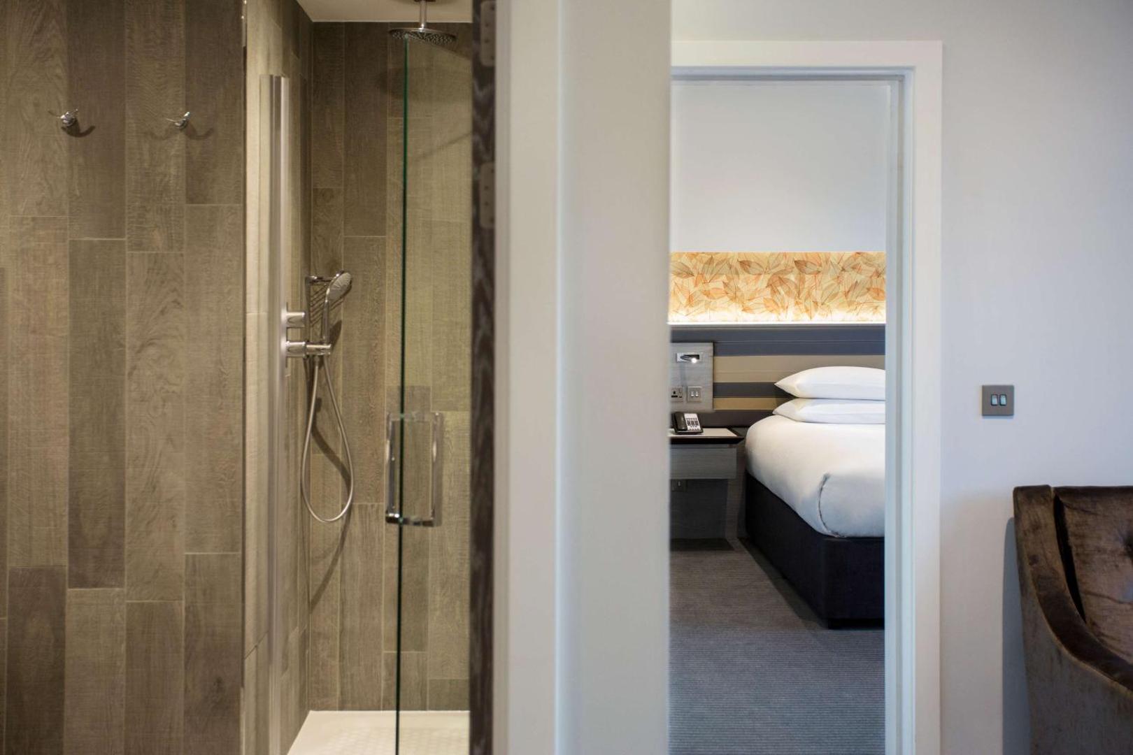 The DoubleTree by Hilton Edinburgh - Queensferry Crossing The DoubleTree by Hilton Edinburgh - Queensferry Crossing