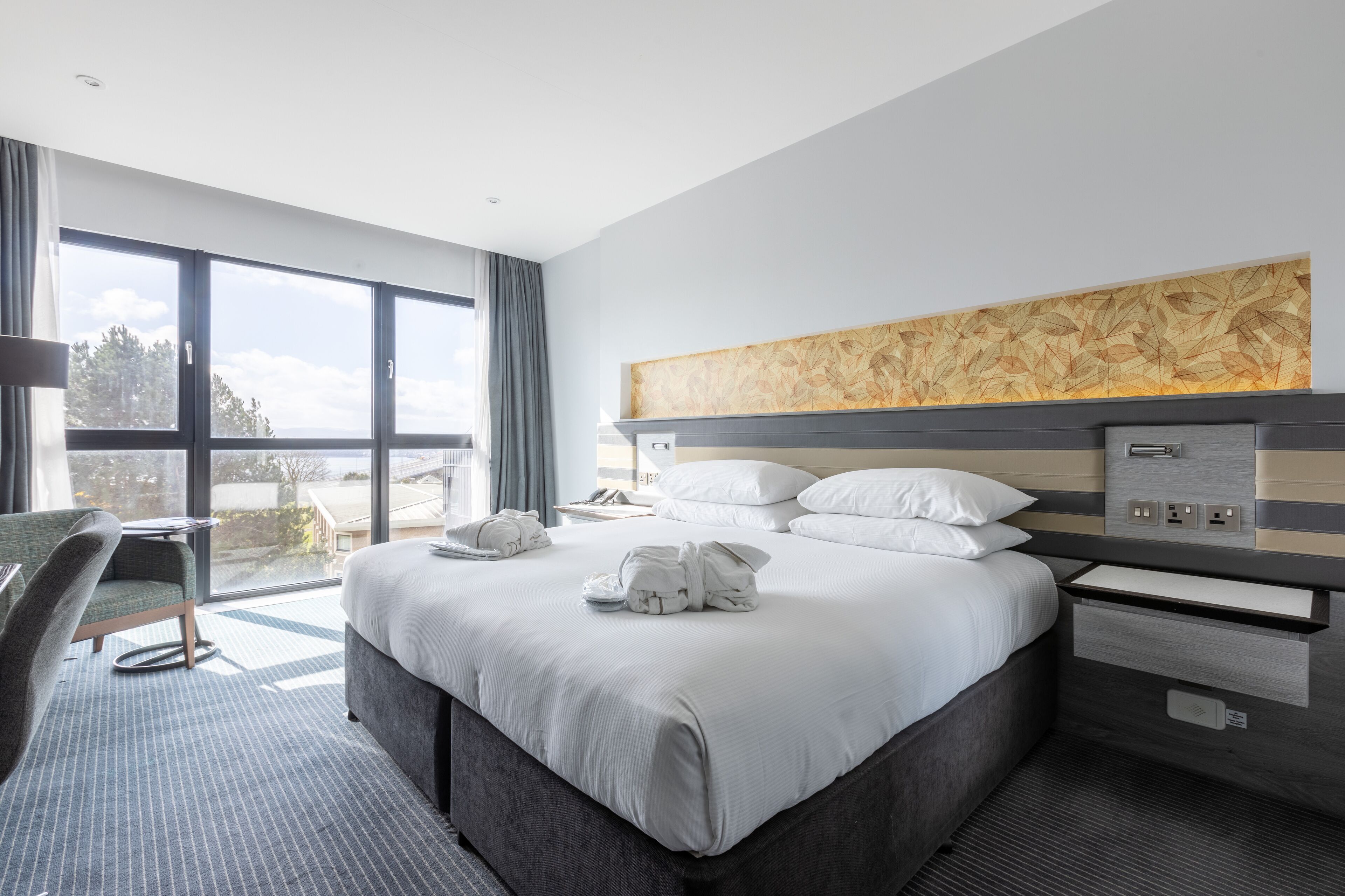 The DoubleTree by Hilton Edinburgh - Queensferry Crossing The DoubleTree by Hilton Edinburgh - Queensferry Crossing