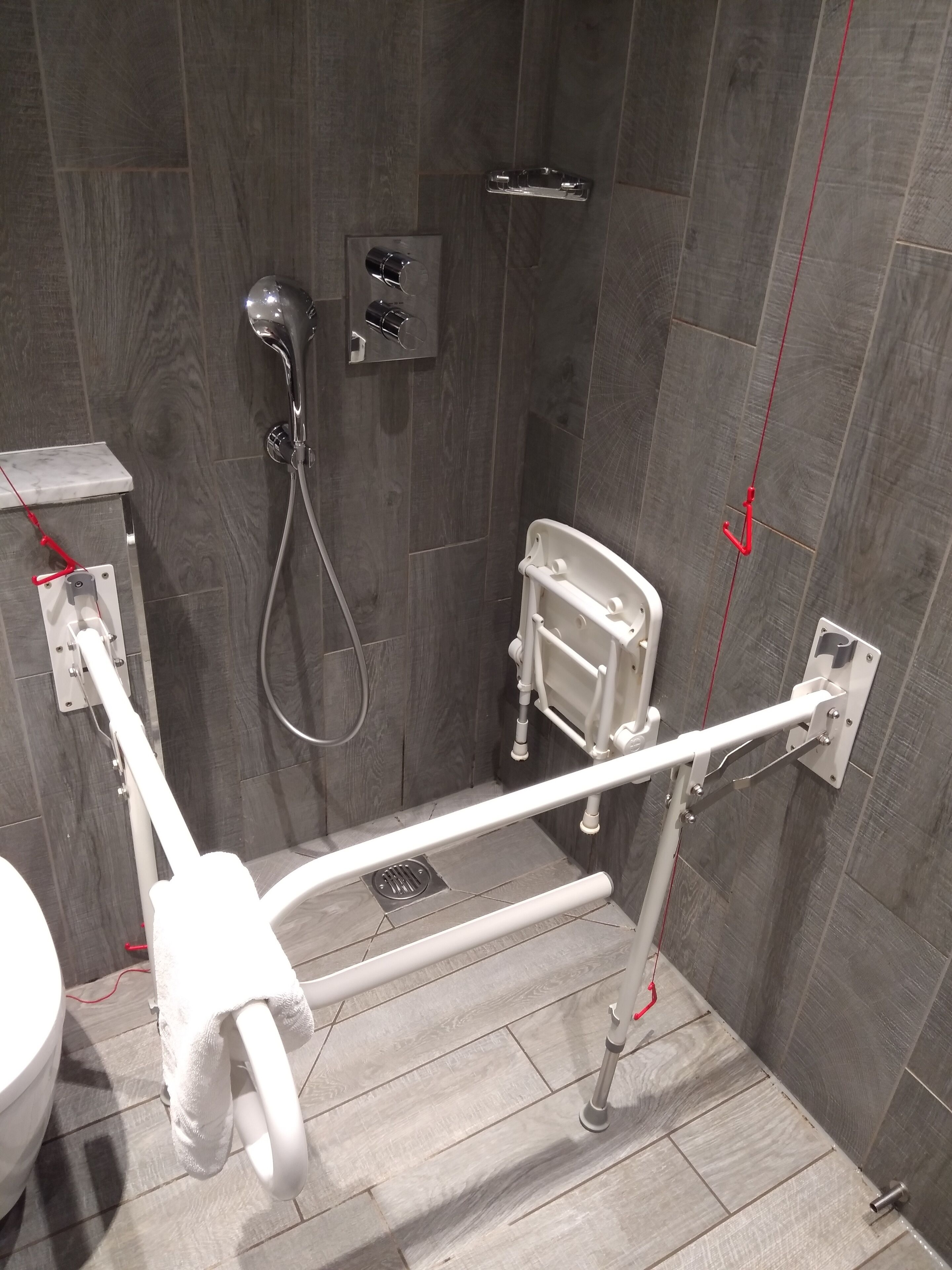 The DoubleTree by Hilton Edinburgh - Queensferry Crossing The DoubleTree by Hilton Edinburgh - Queensferry Crossing